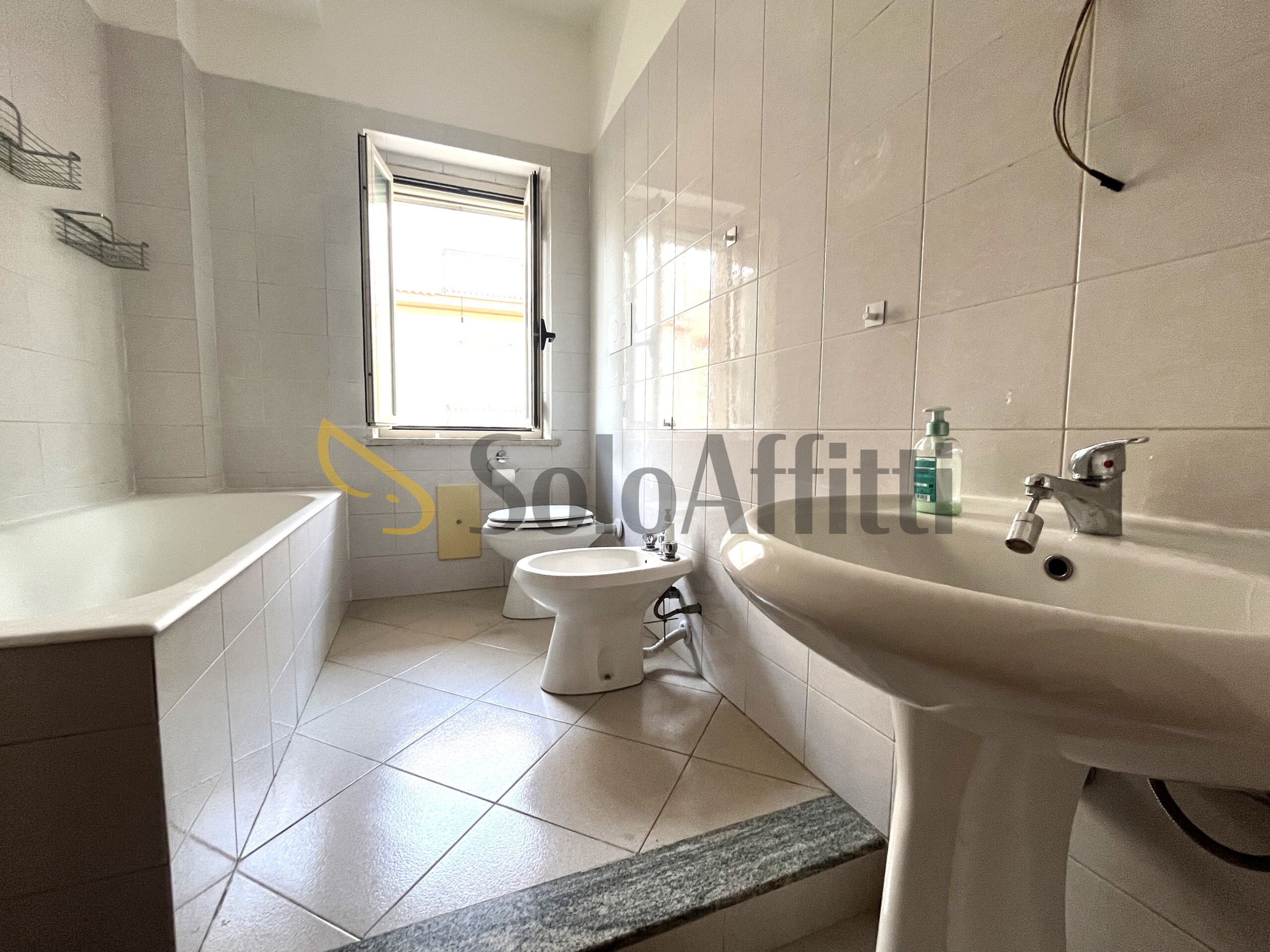 Trilocale in affitto in viale crotone 147f, Catanzaro