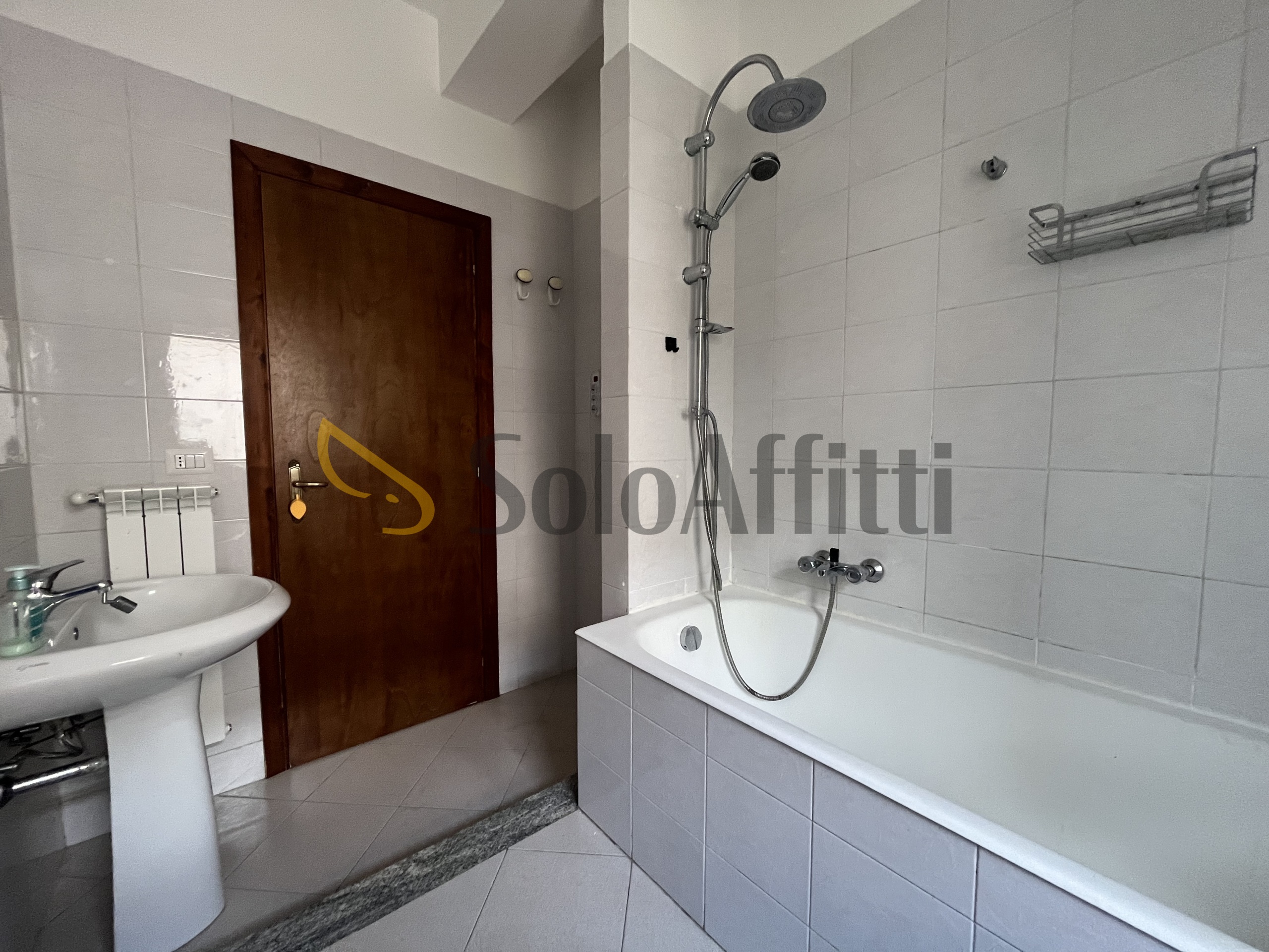 Trilocale in affitto in viale crotone 147f, Catanzaro