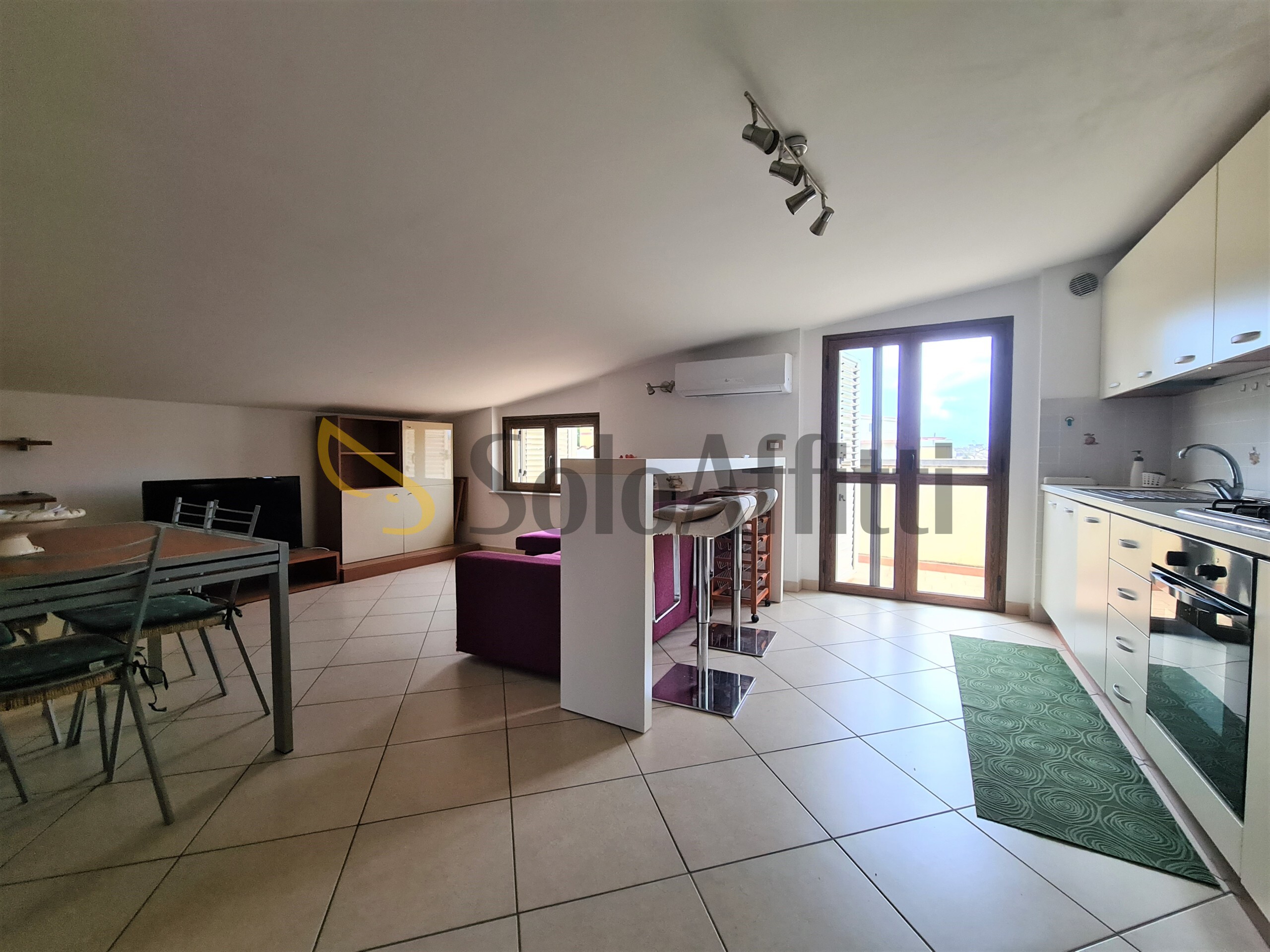 Mansarda con terrazzo, Catanzaro lido porto