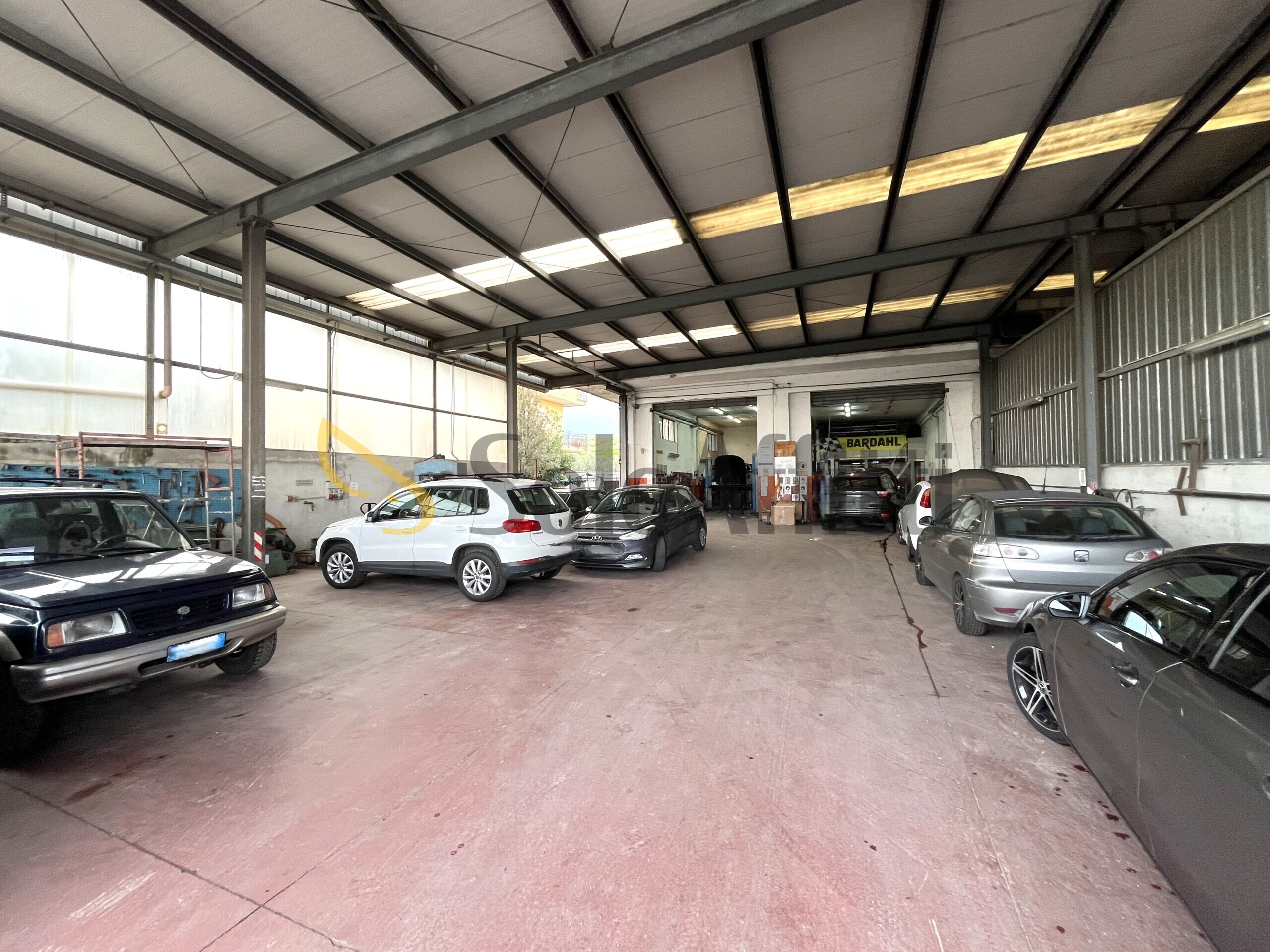 Capannone in affitto in strada statale 106 jonica 7, Catanzaro