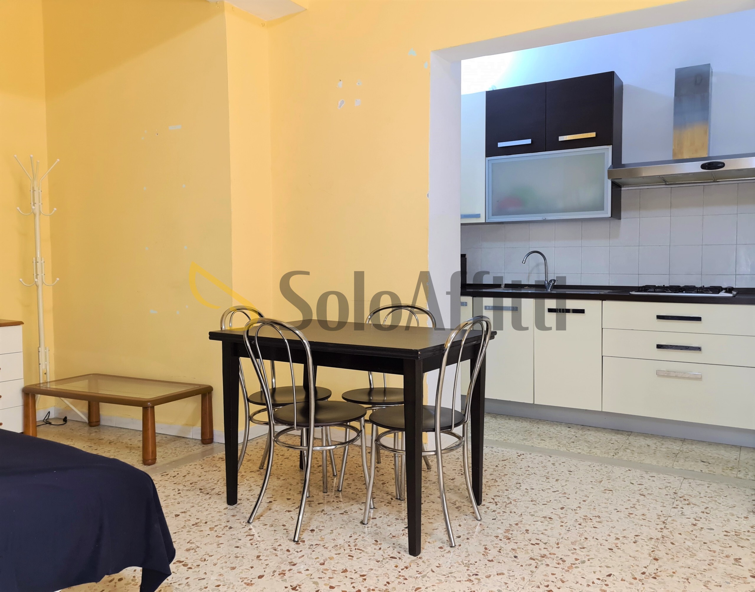 Trilocale con terrazzo, Catanzaro lido lungomare