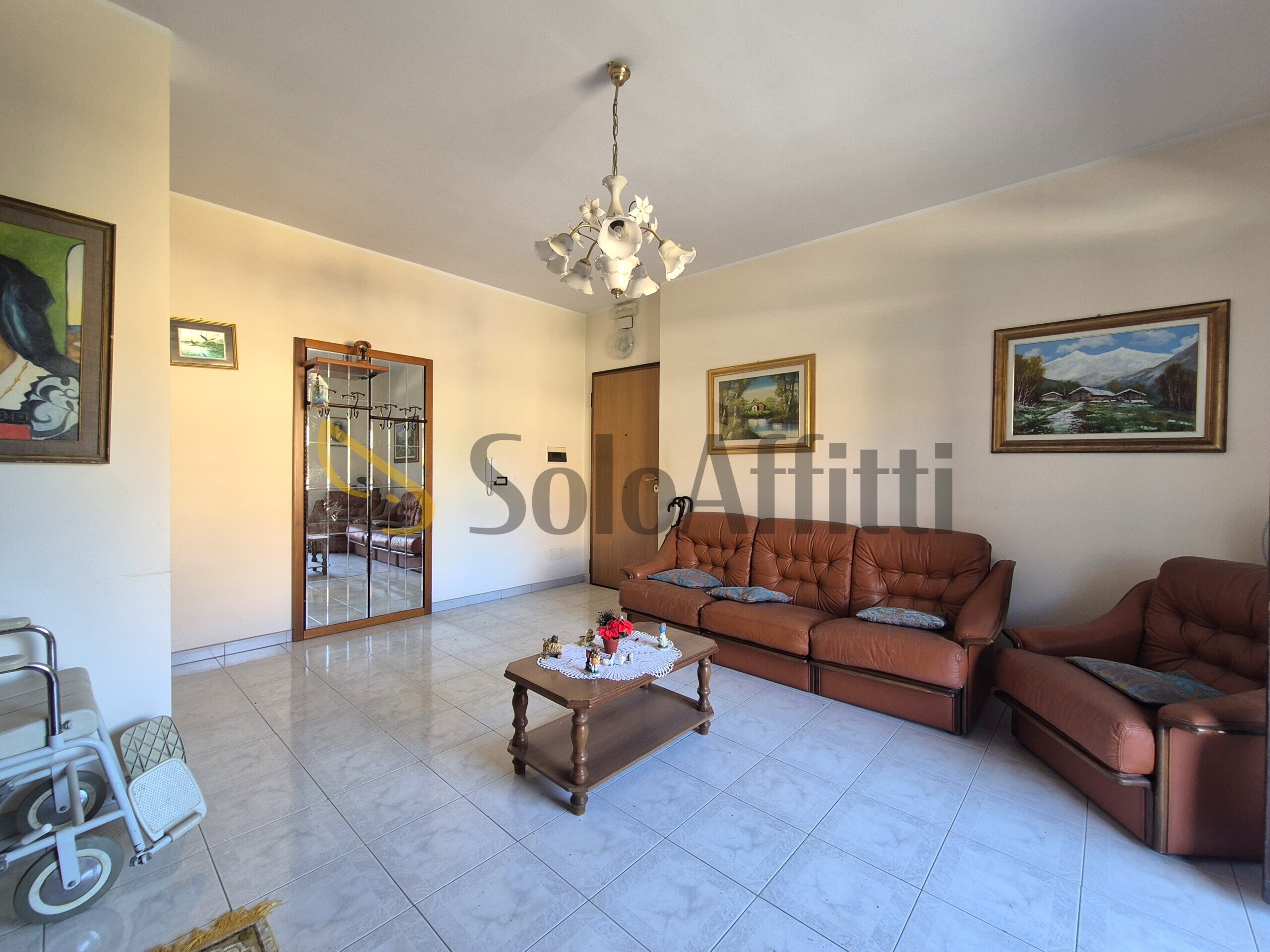 Quadrilocale con giardino in via dei conti falluc 126, Catanzaro