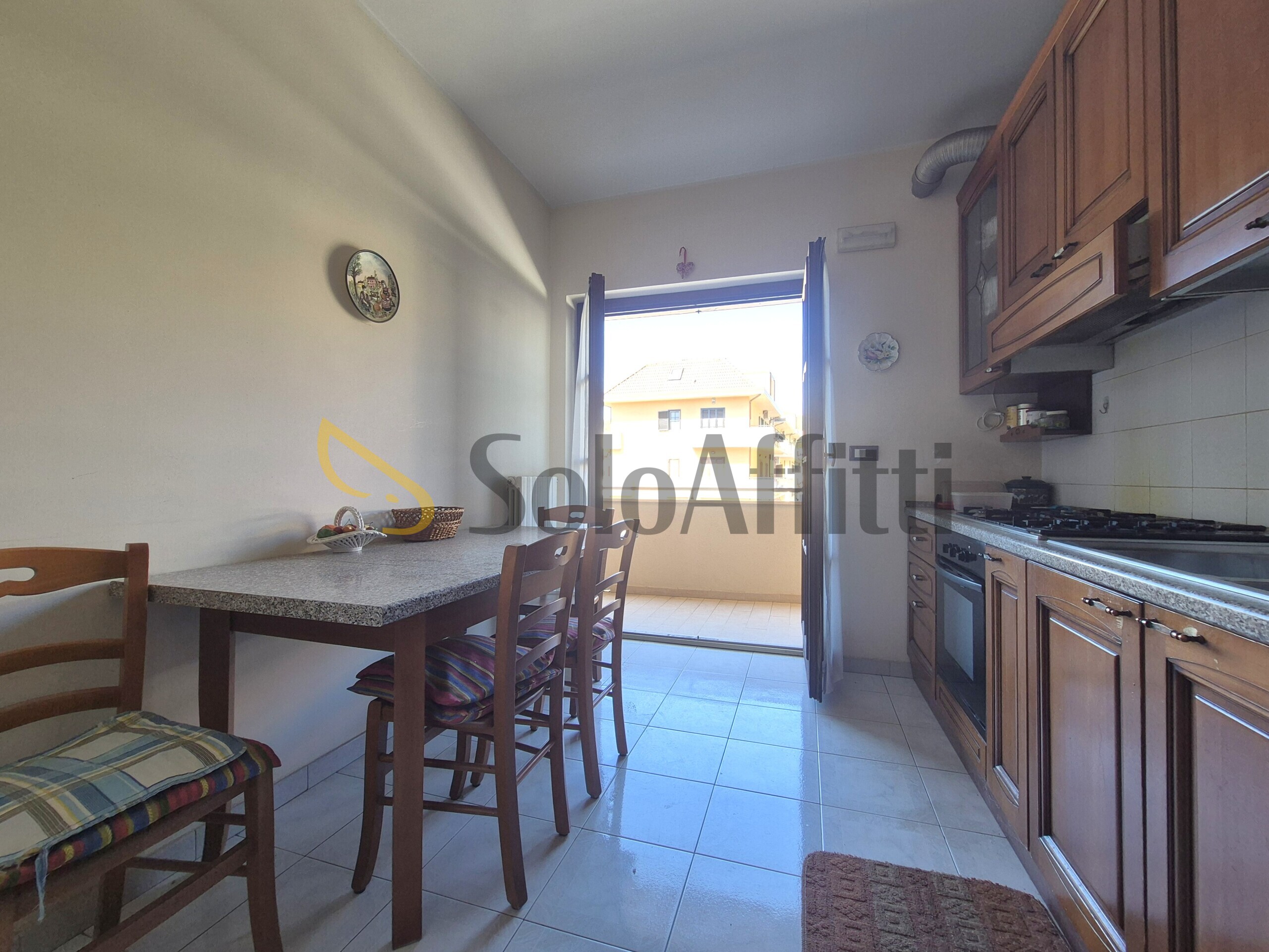 Quadrilocale con giardino in via dei conti falluc 126, Catanzaro