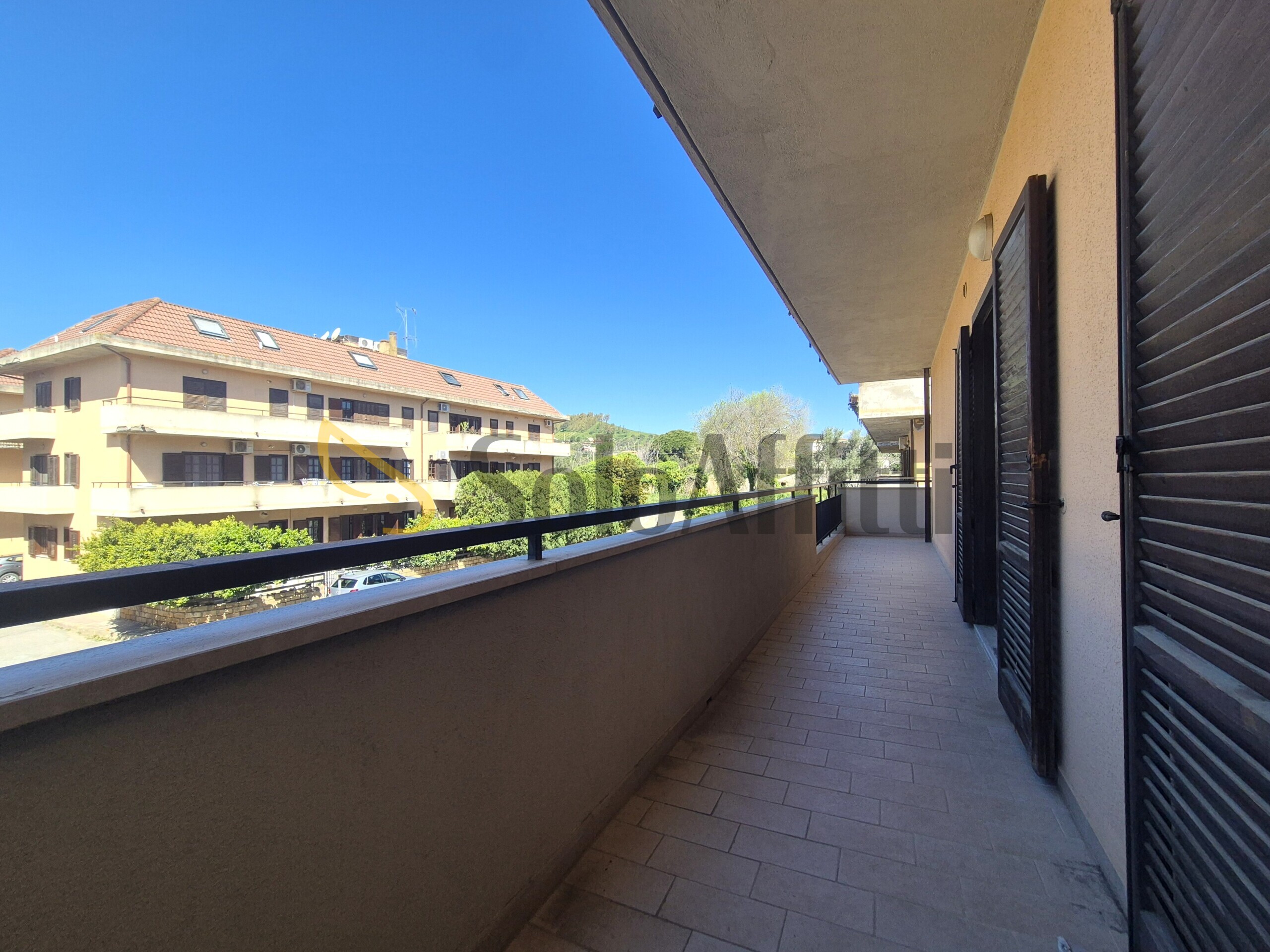 Quadrilocale con giardino in via dei conti falluc 126, Catanzaro