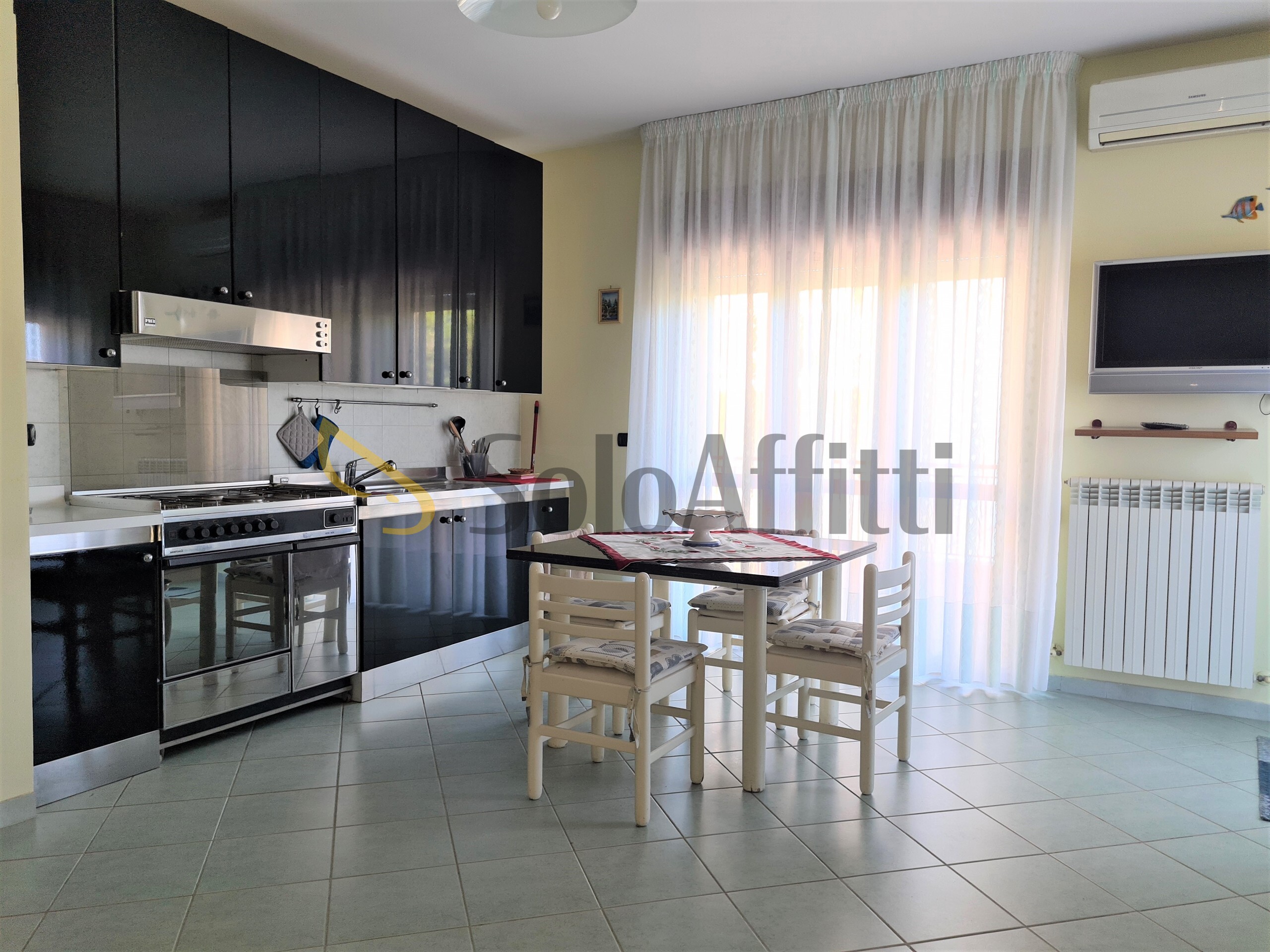 Trilocale con terrazzo, Catanzaro lido casciolino