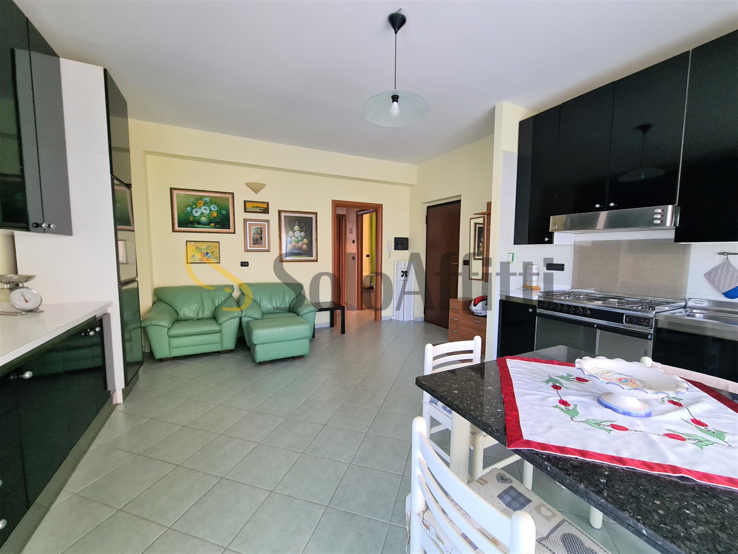 Trilocale con terrazzo, Catanzaro lido casciolino