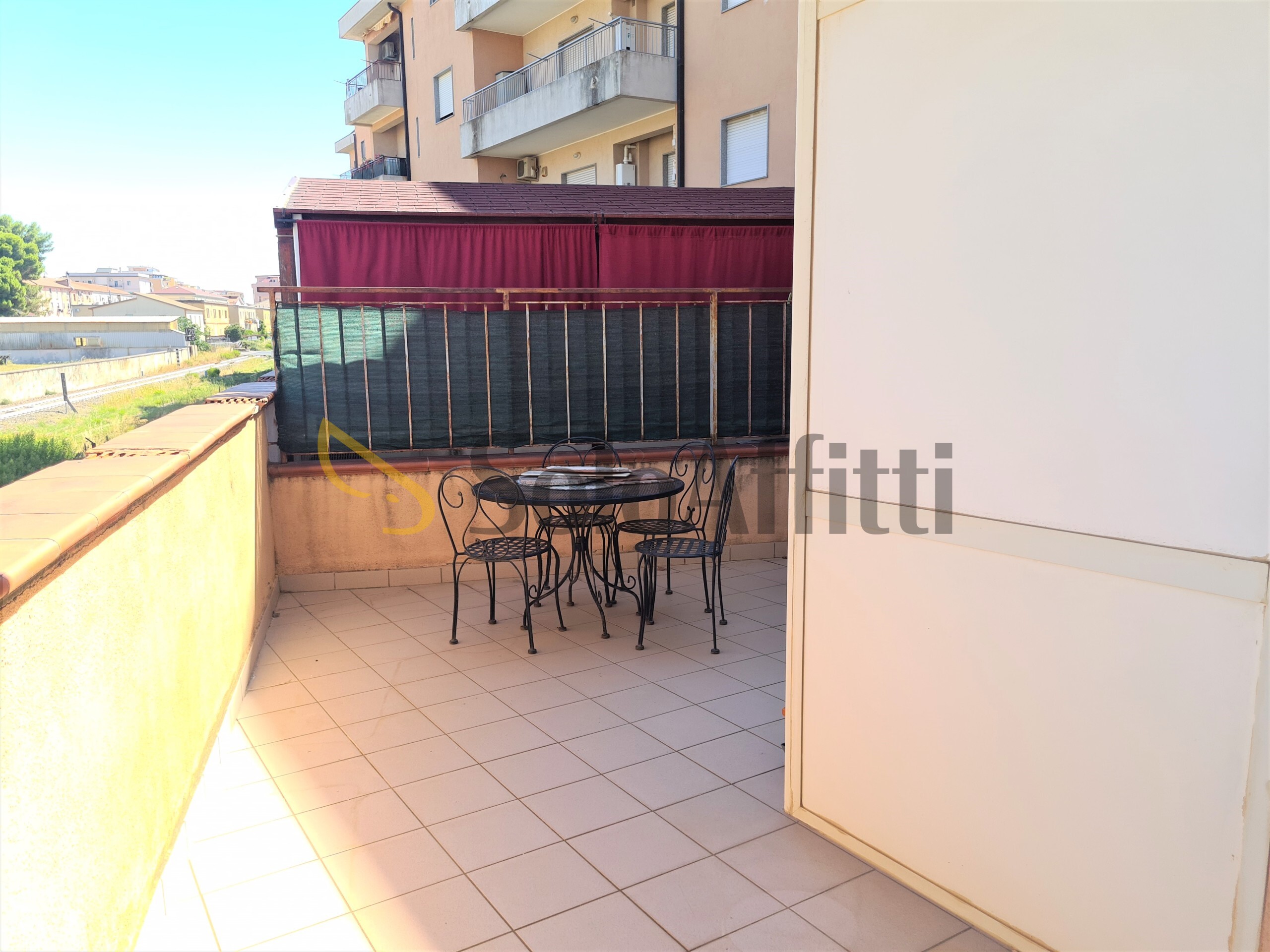 Trilocale con terrazzo, Catanzaro lido casciolino