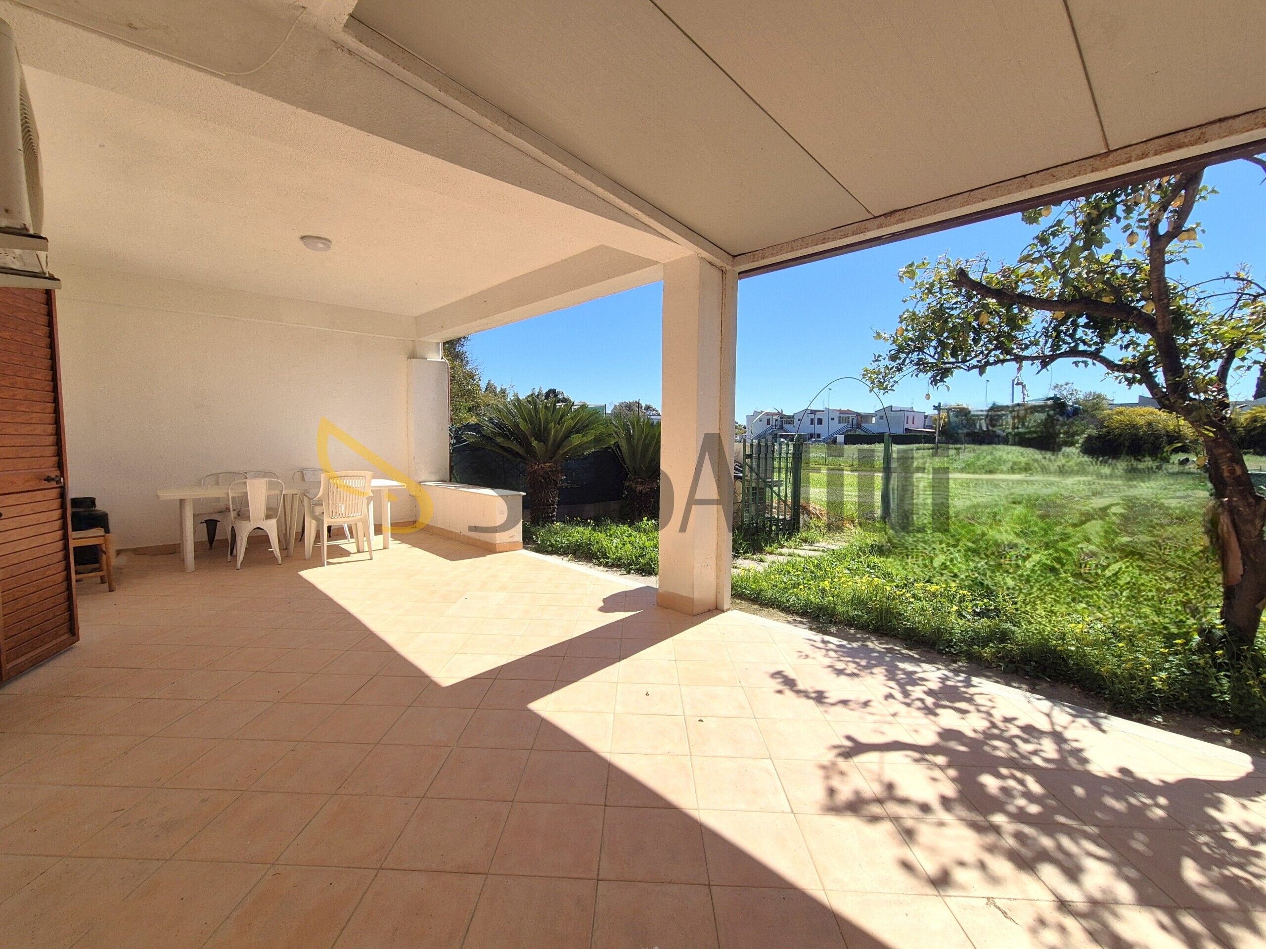 Casa indipendente con giardino in villaggio eucaliptus, Simeri Crichi