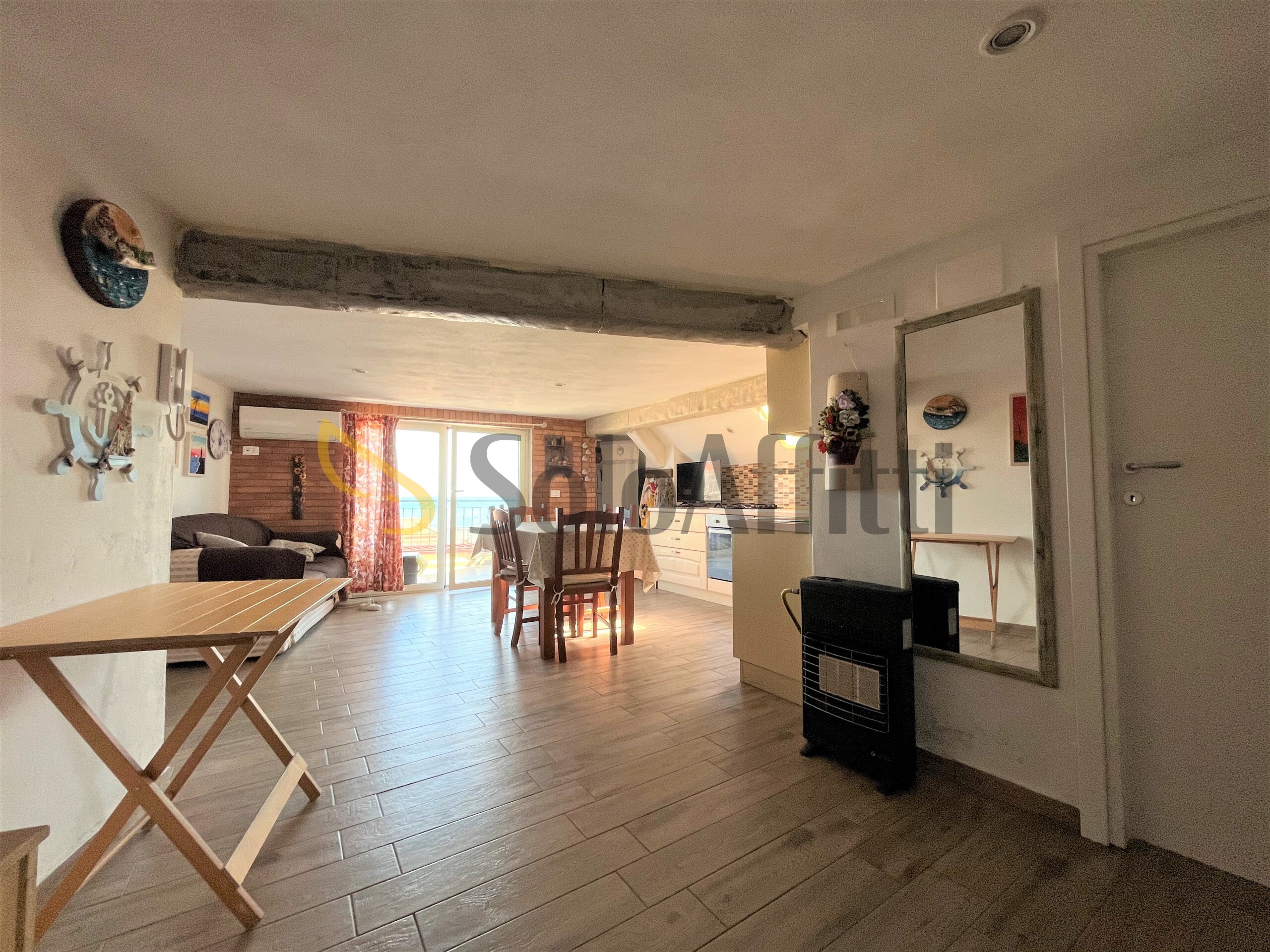 Mansarda con terrazzo, Catanzaro lido corso