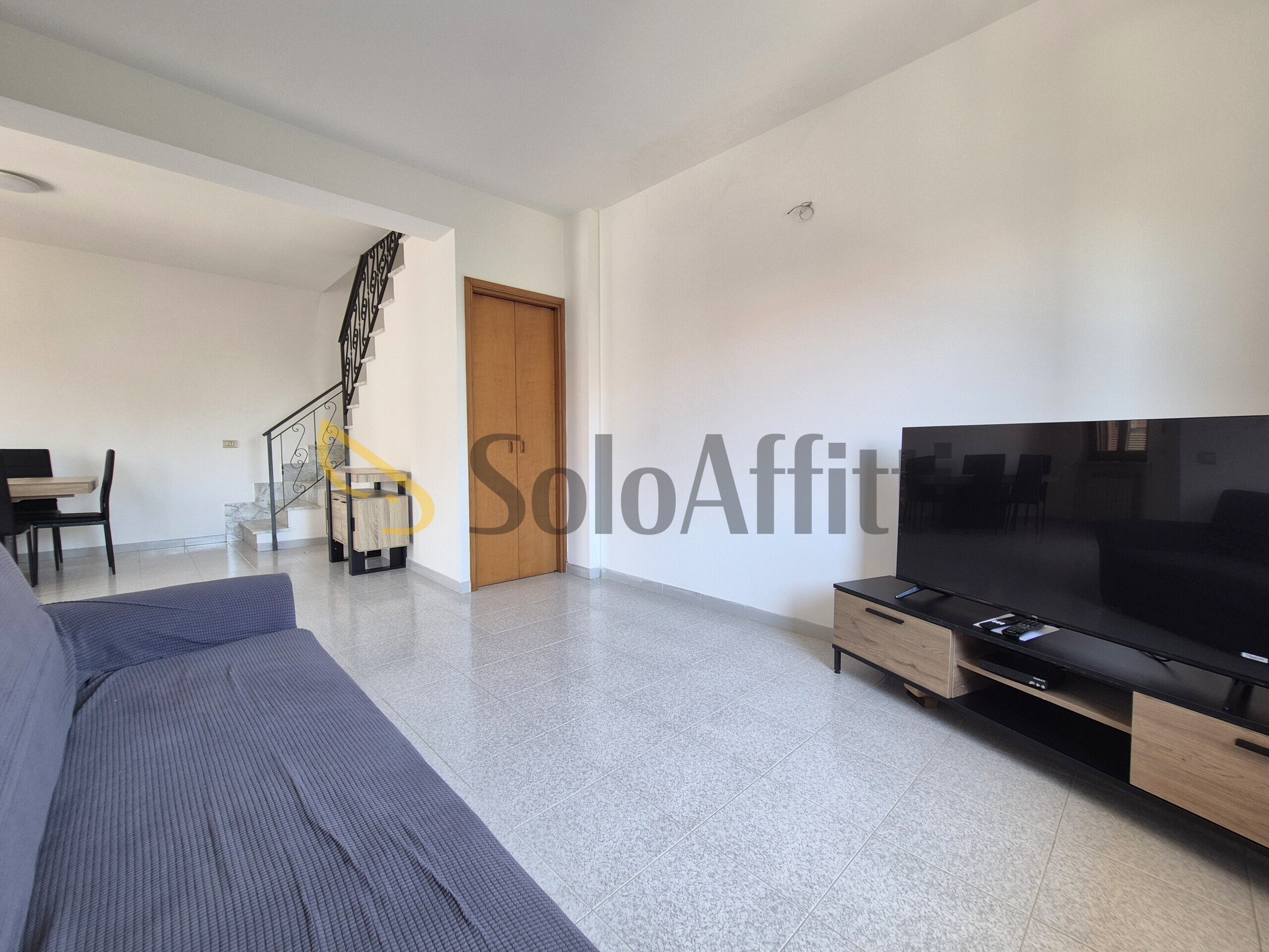 Villetta a schiera con giardino in via telemaco 102, Squillace