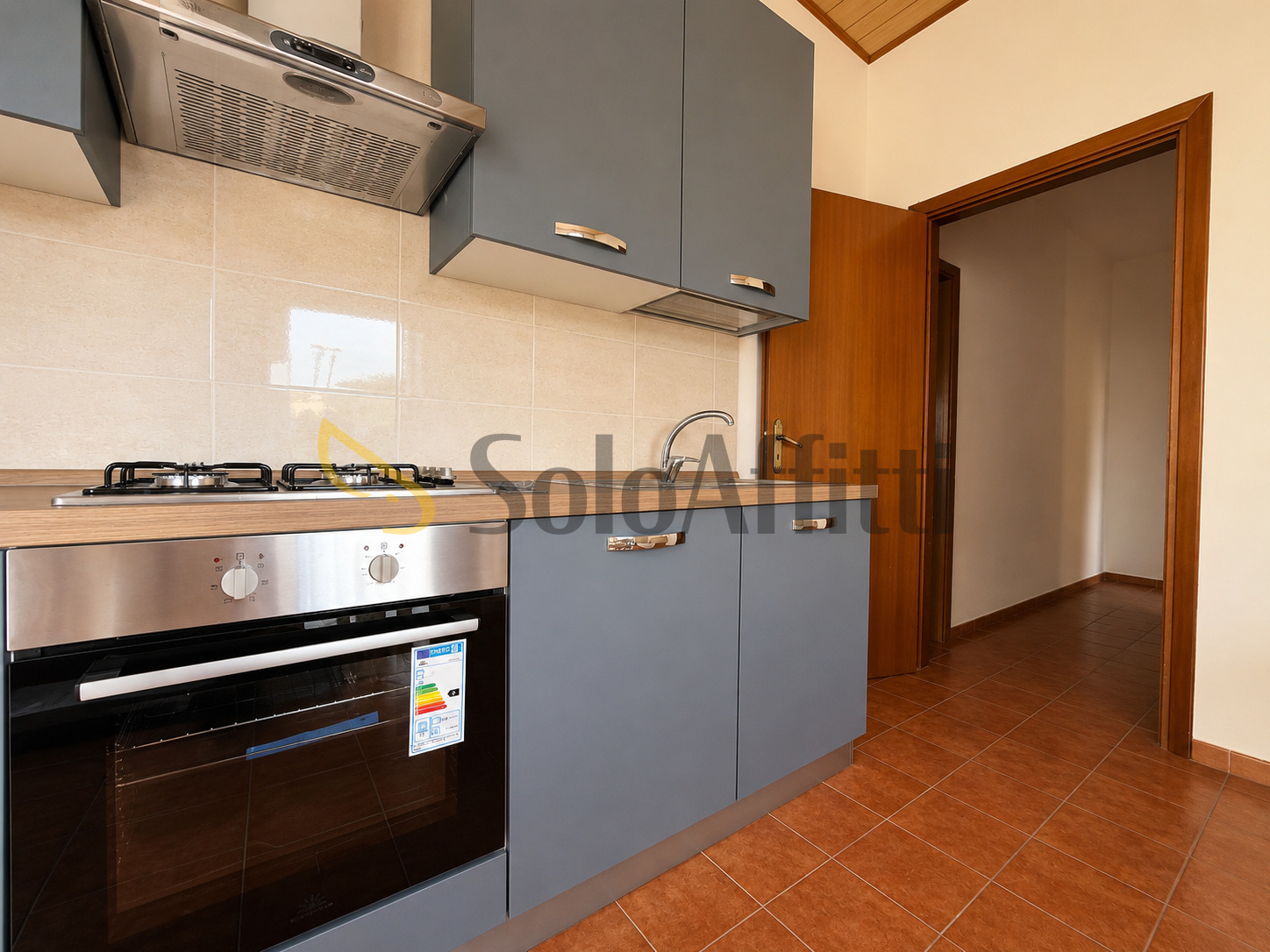 Trilocale con giardino in via nazionale 152, Riace