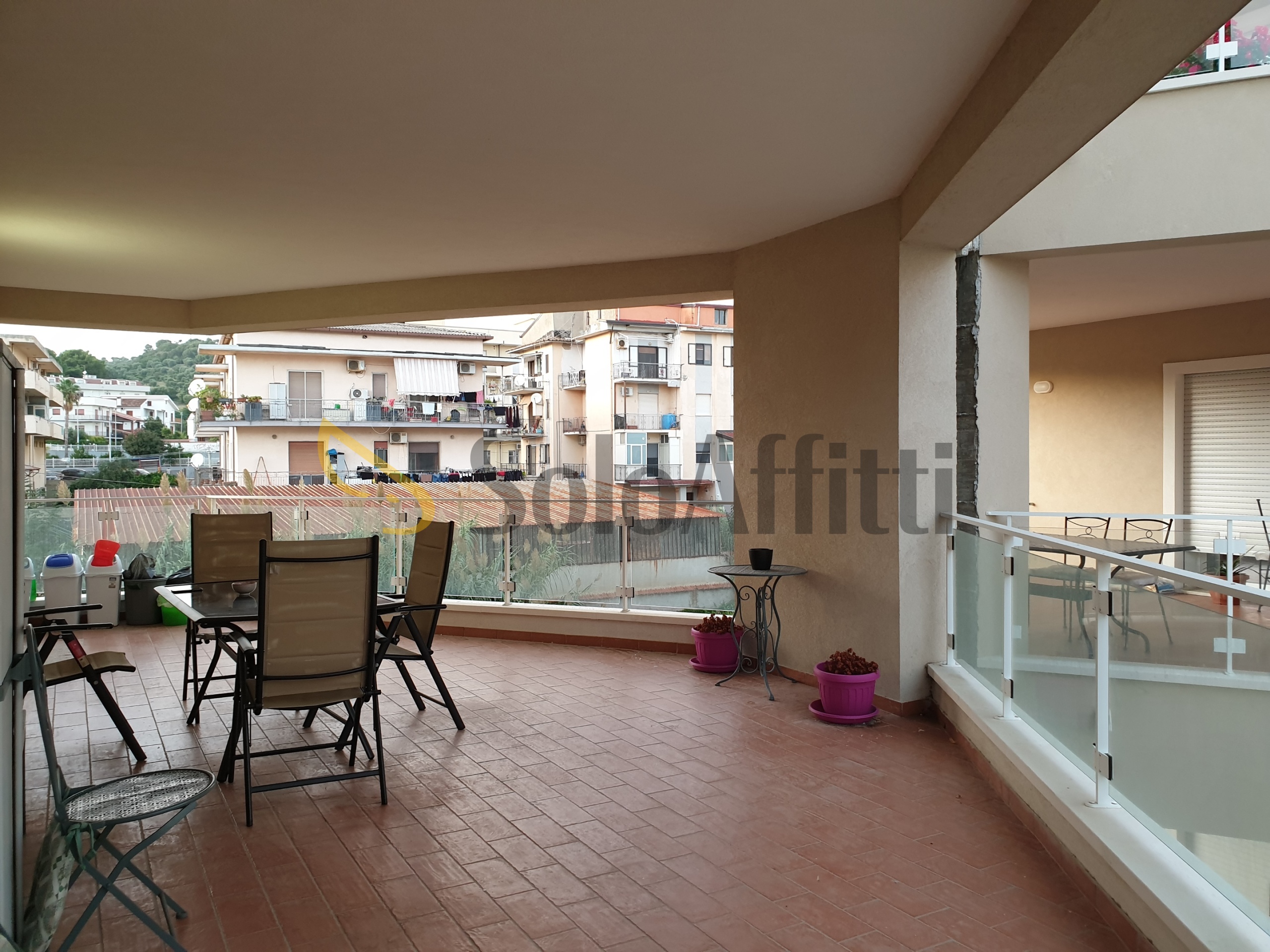 Trilocale con terrazzo, Catanzaro lido lungomare