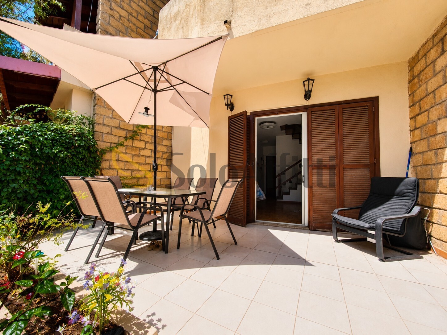 Casa indipendente con terrazzo a Stalett�