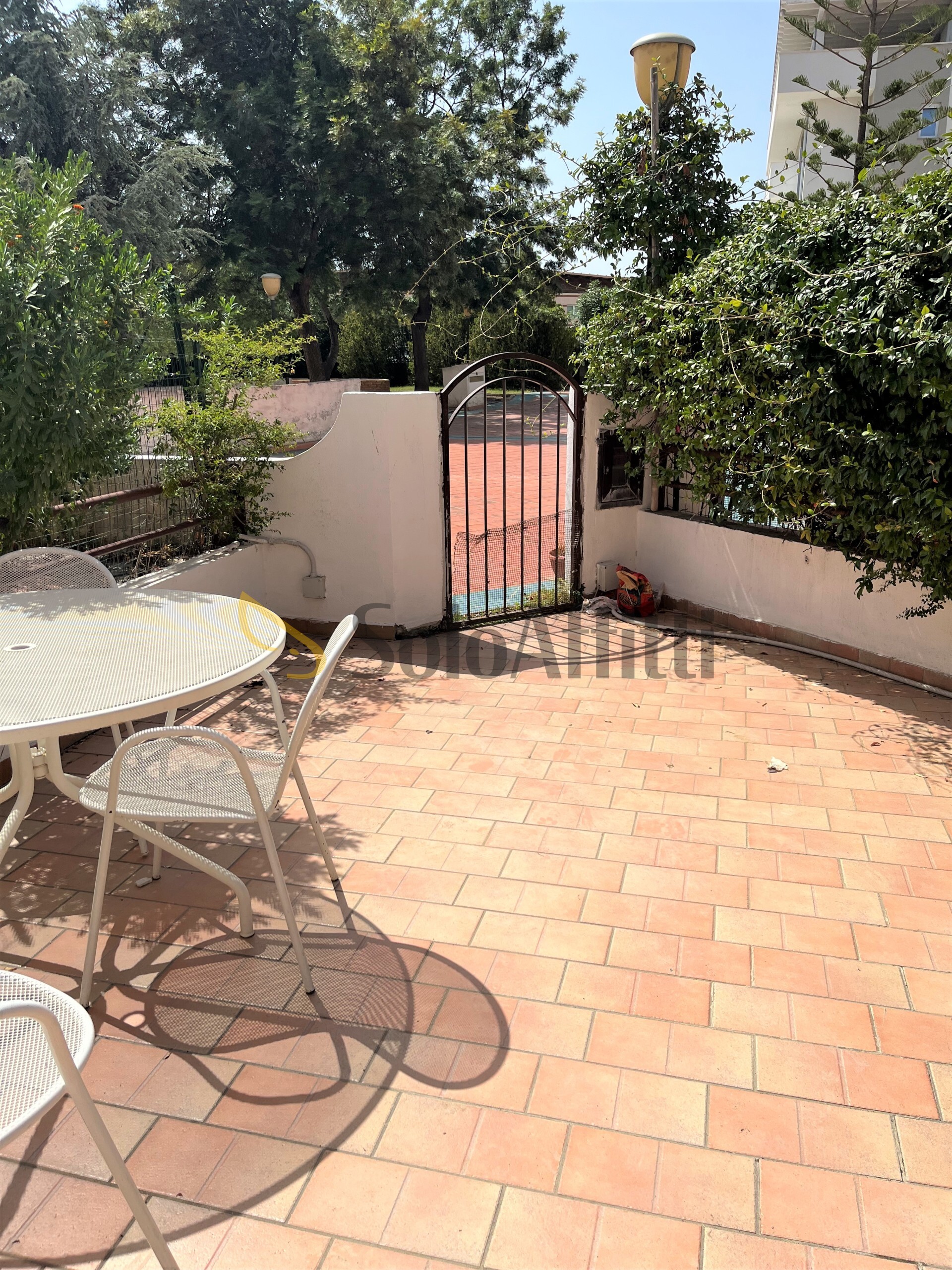 Bilocale con giardino, Catanzaro giovino