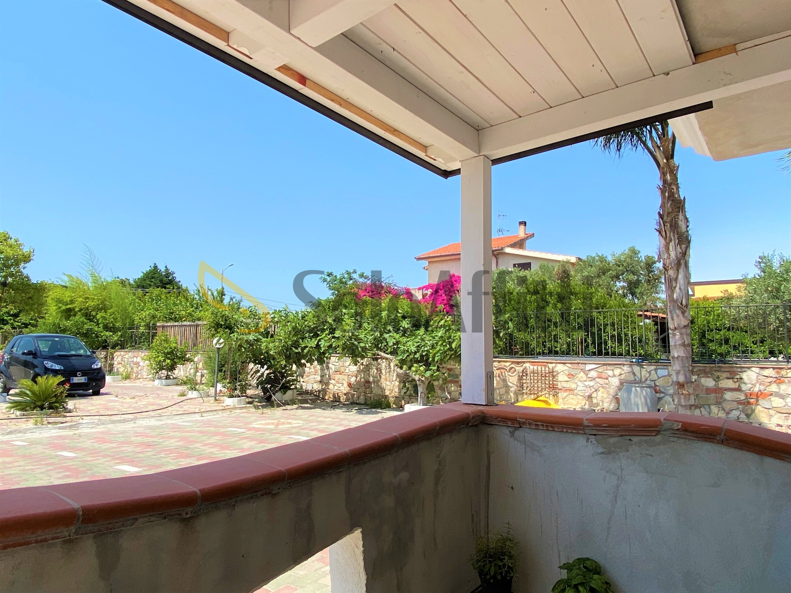 Trilocale con terrazzo a Borgia