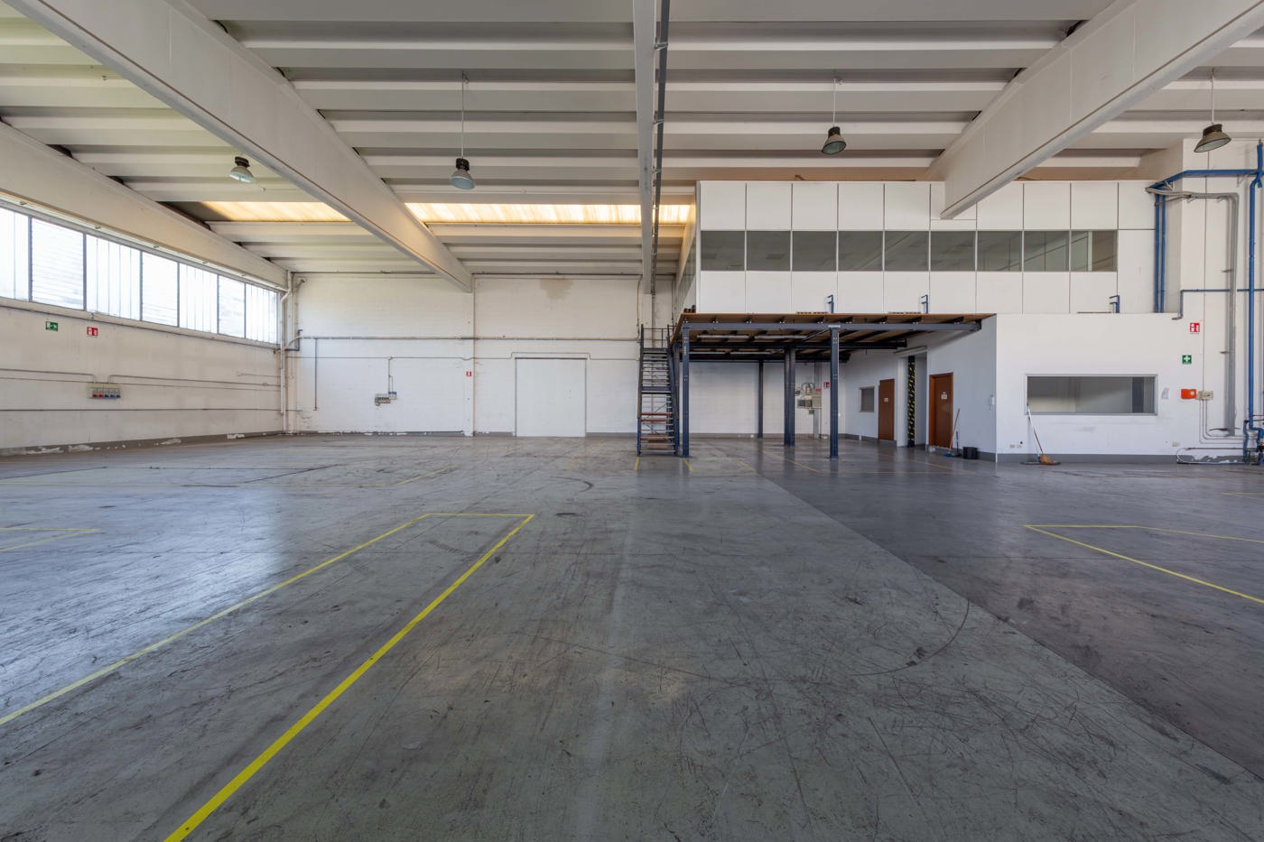 Capannone in affitto a Rodano