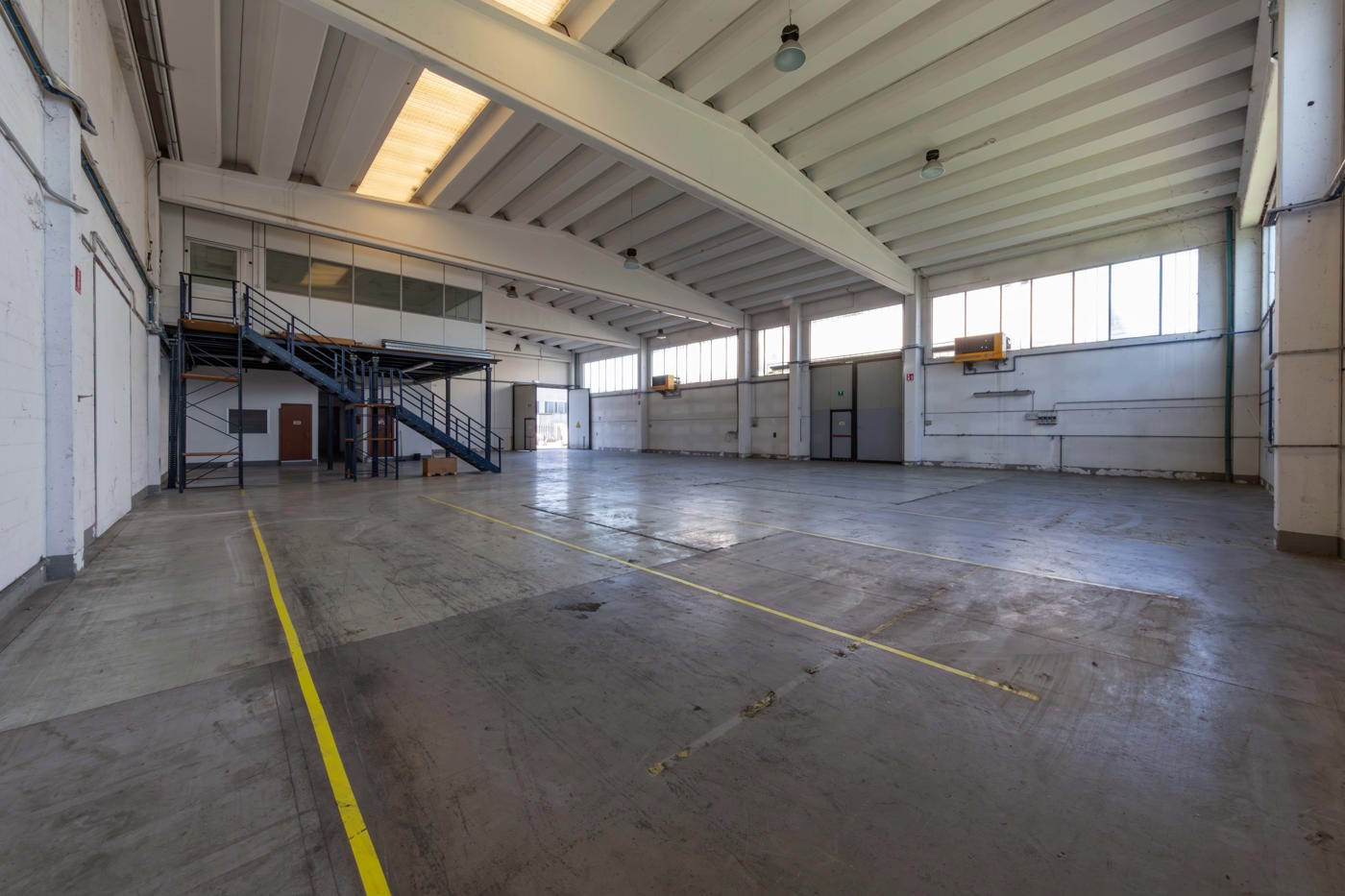 Capannone in affitto a Rodano