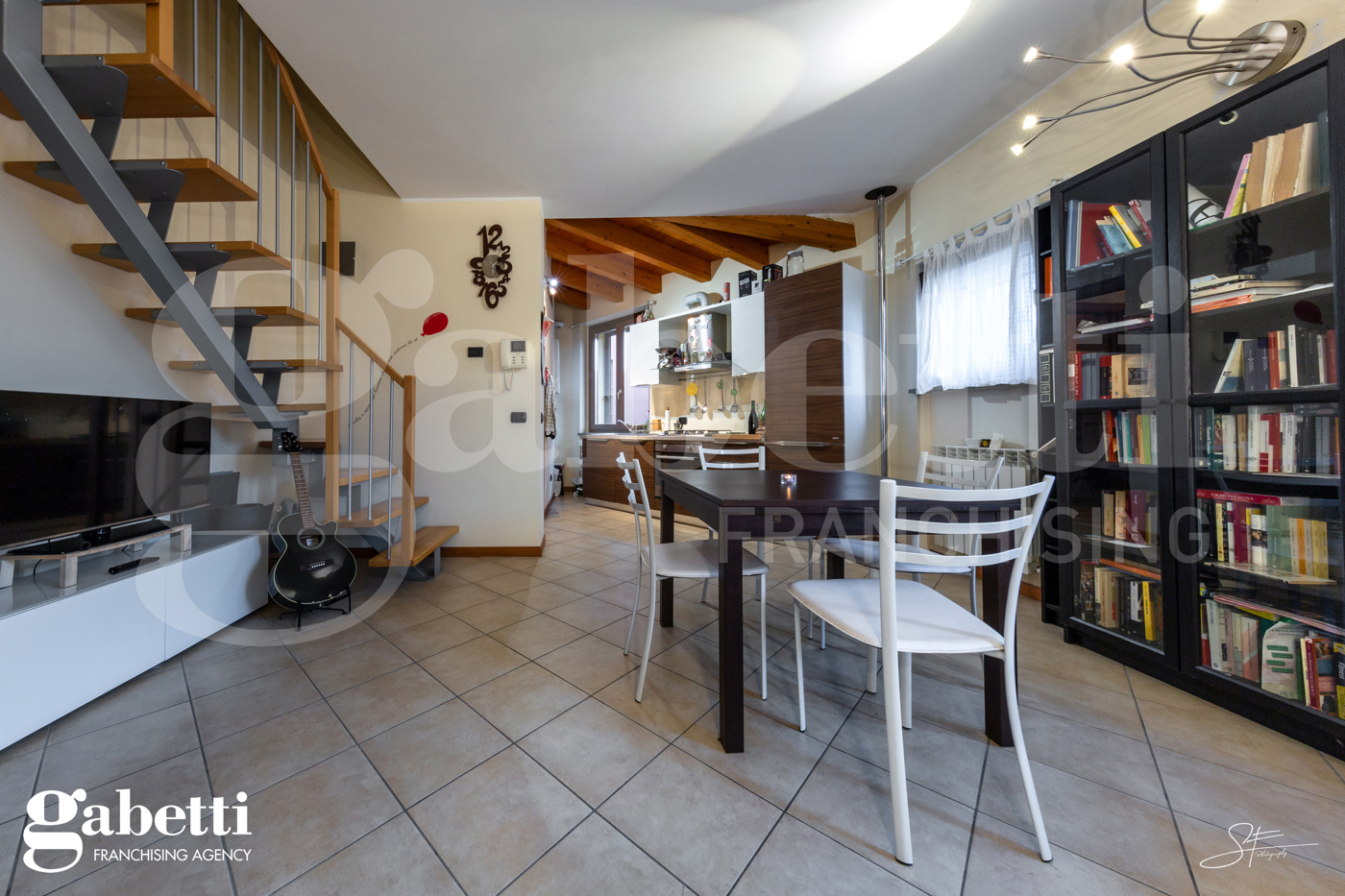 Bilocale arredato in affitto a Trezzano Rosa