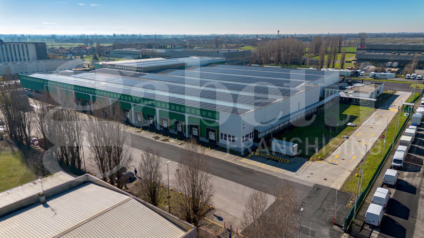 Capannone con box doppio a Milano