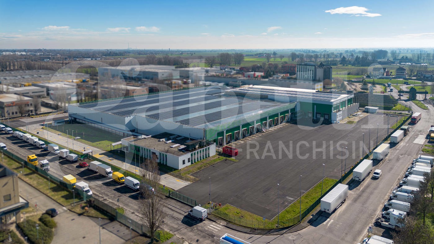 Capannone con box doppio a Milano