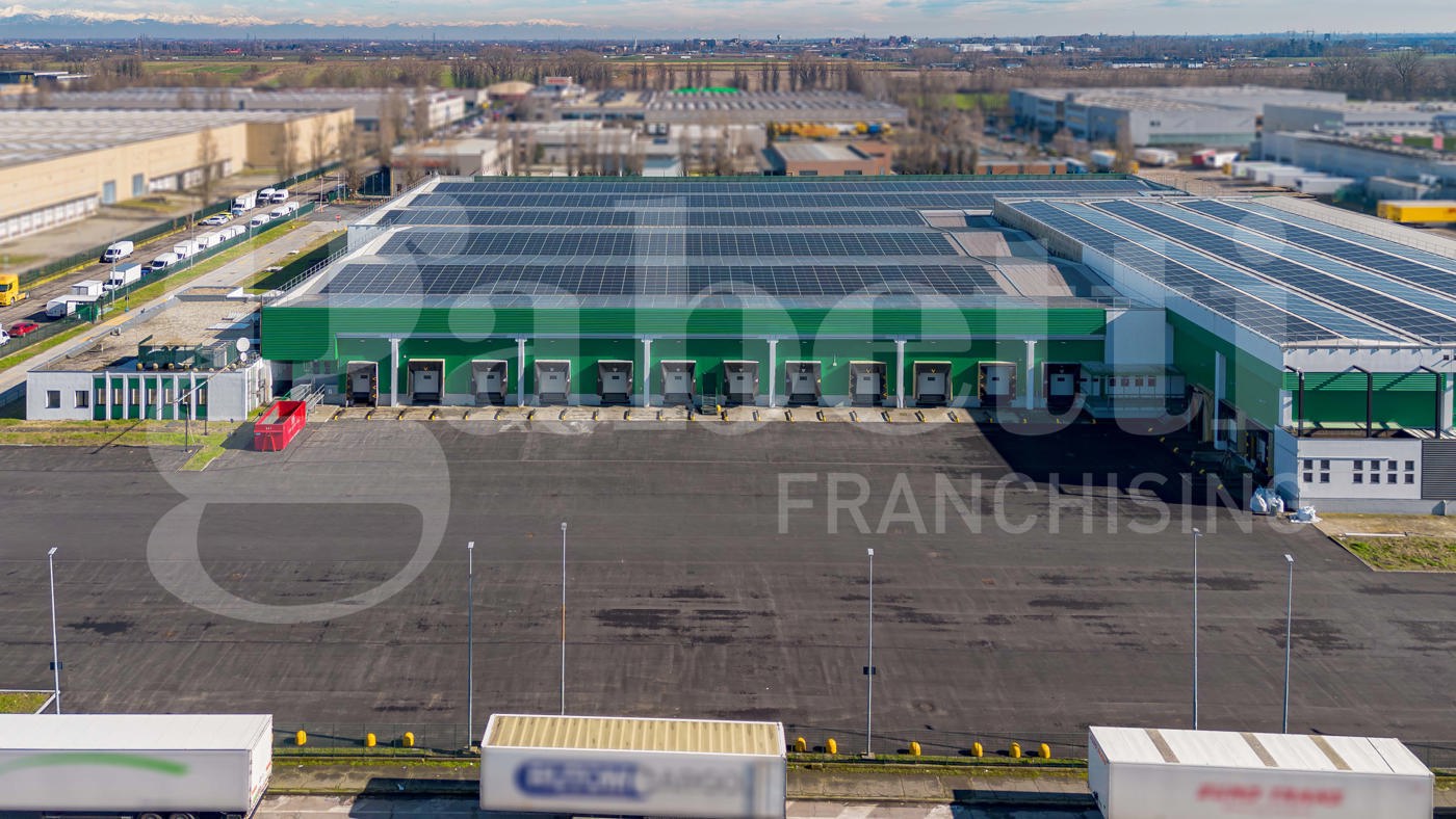 Capannone con box doppio a Milano