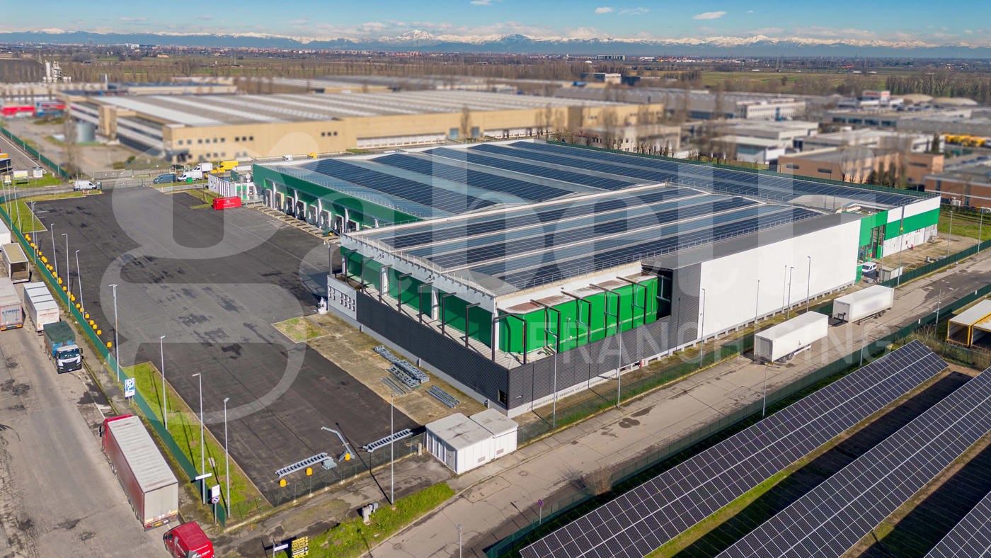 Capannone con box doppio a Milano