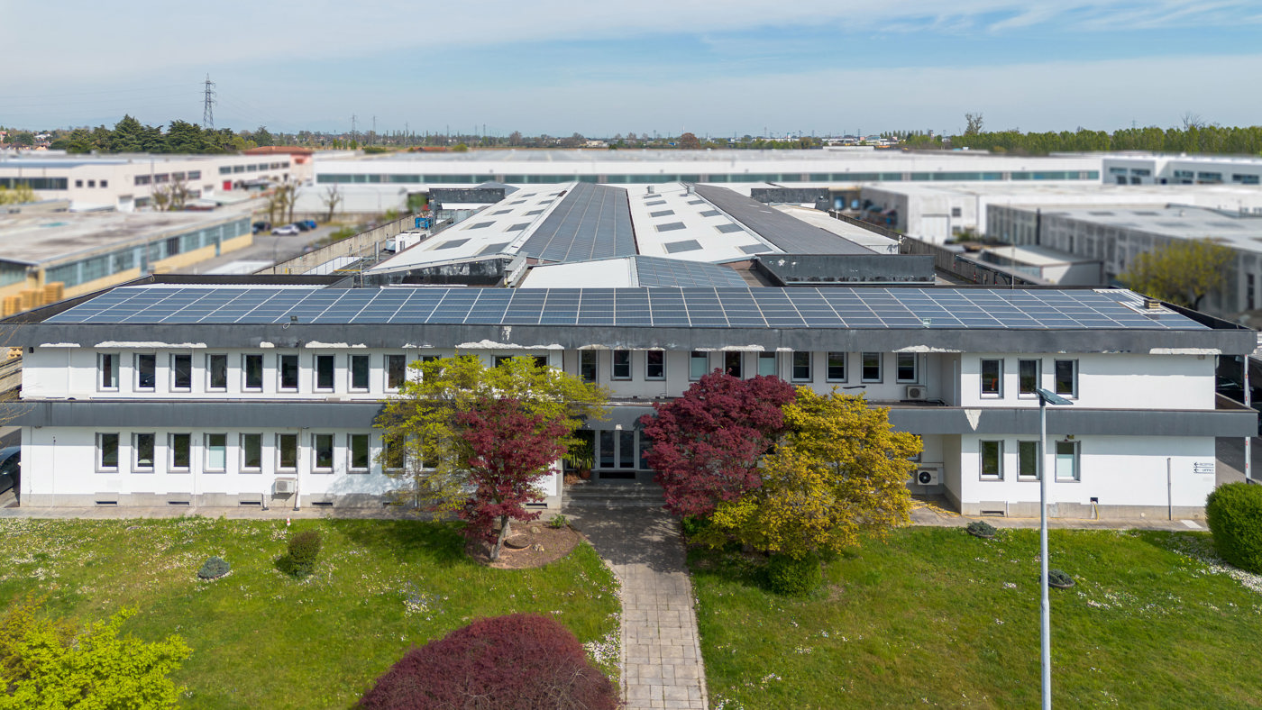 Capannone con box doppio a Cassina de' Pecchi