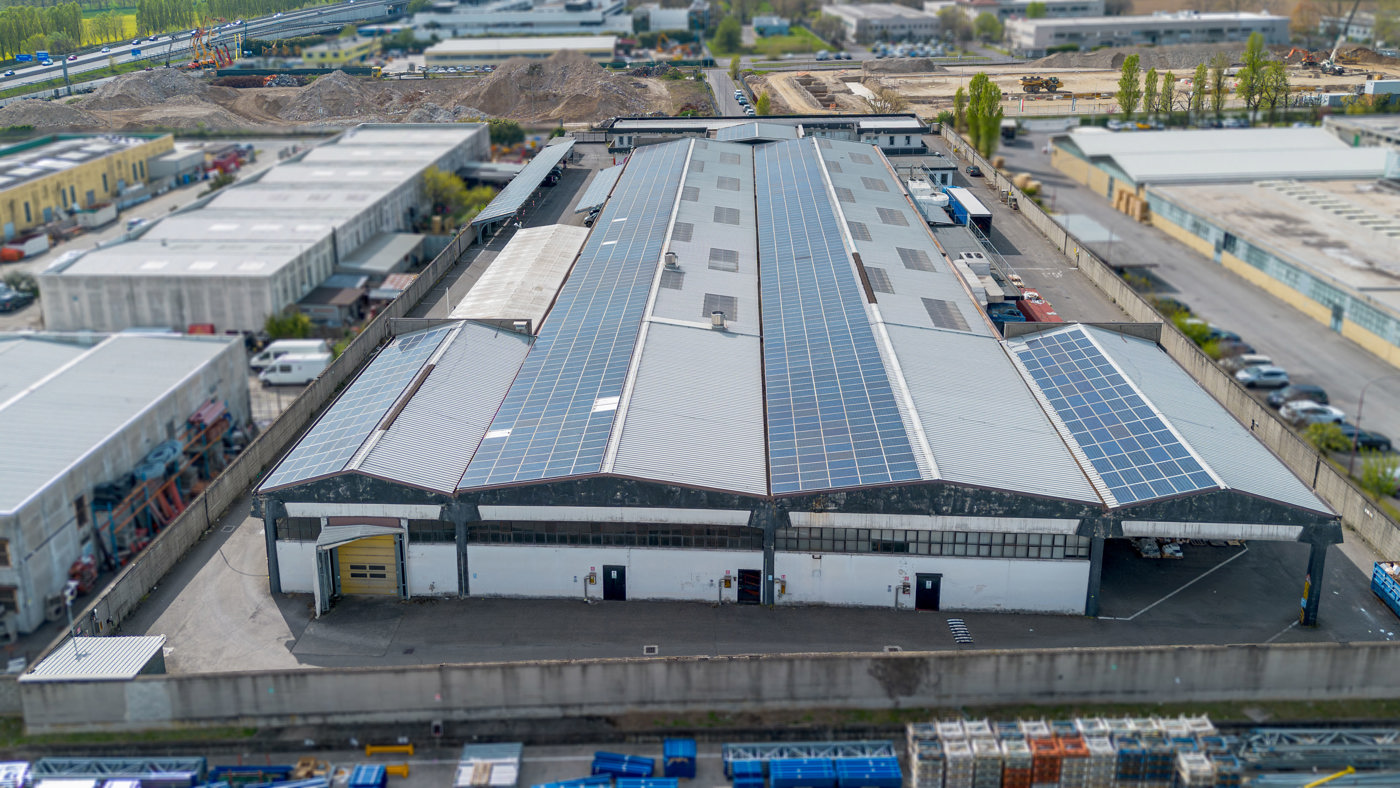 Capannone con box doppio a Cassina de' Pecchi