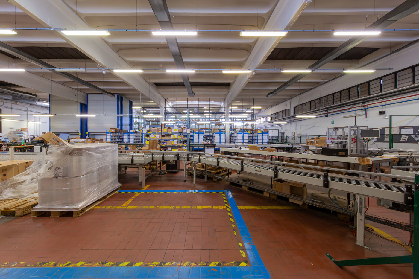 Capannone con box doppio a Cassina de' Pecchi