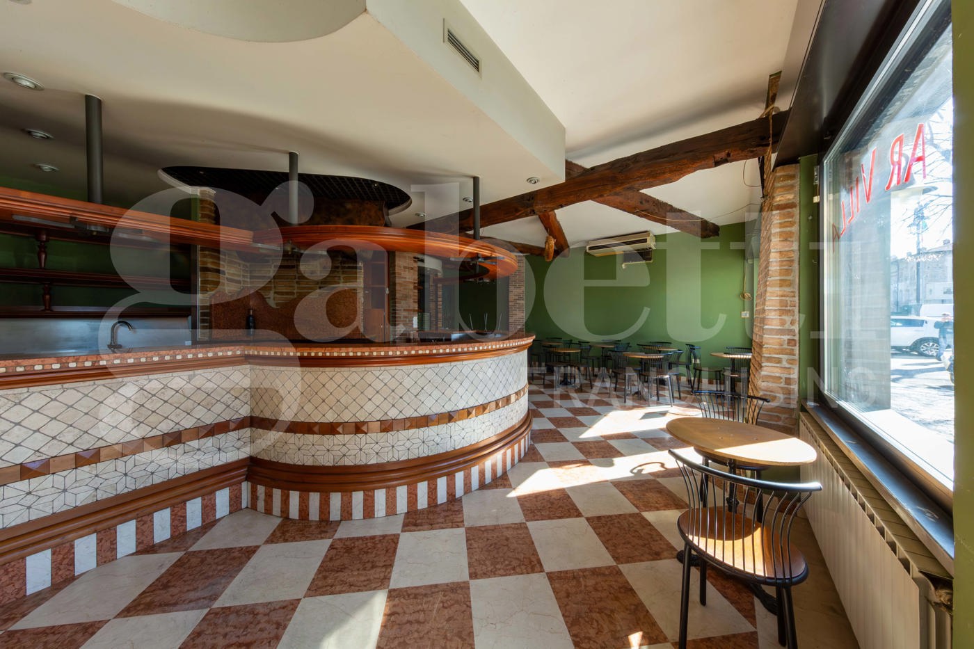 Negozio in affitto a Cassano d'Adda