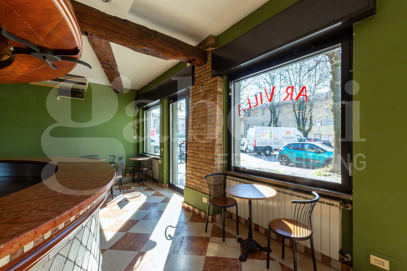Negozio in affitto a Cassano d'Adda