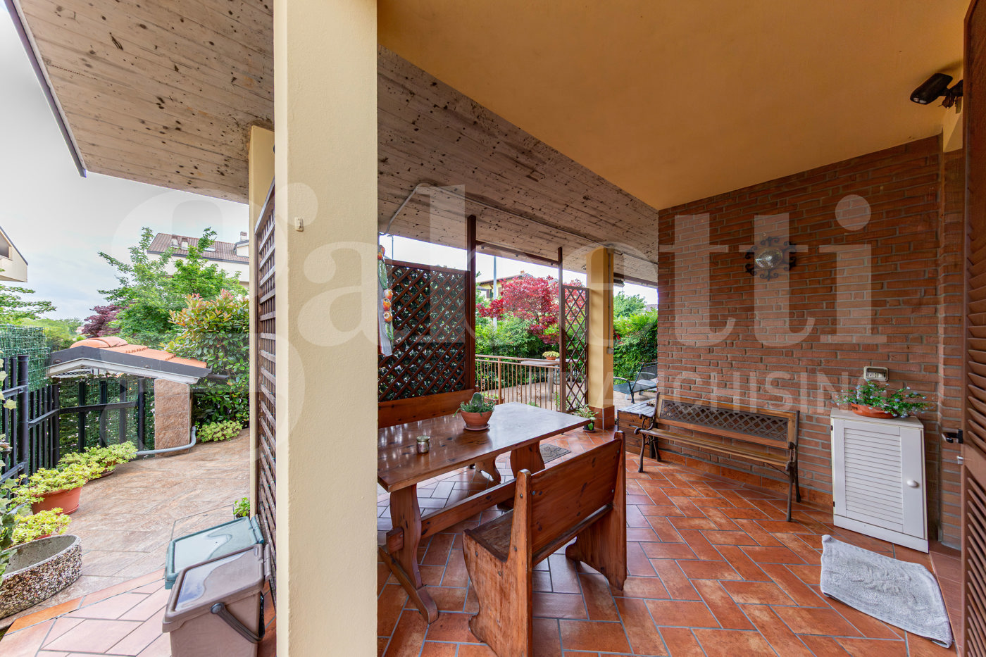 Villa con giardino a Trezzano Rosa