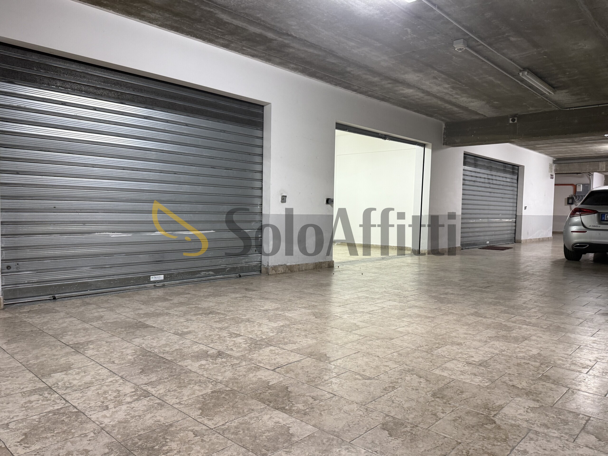 Locale commerciale in affitto in viale lucrezia della valle 19, Catanzaro