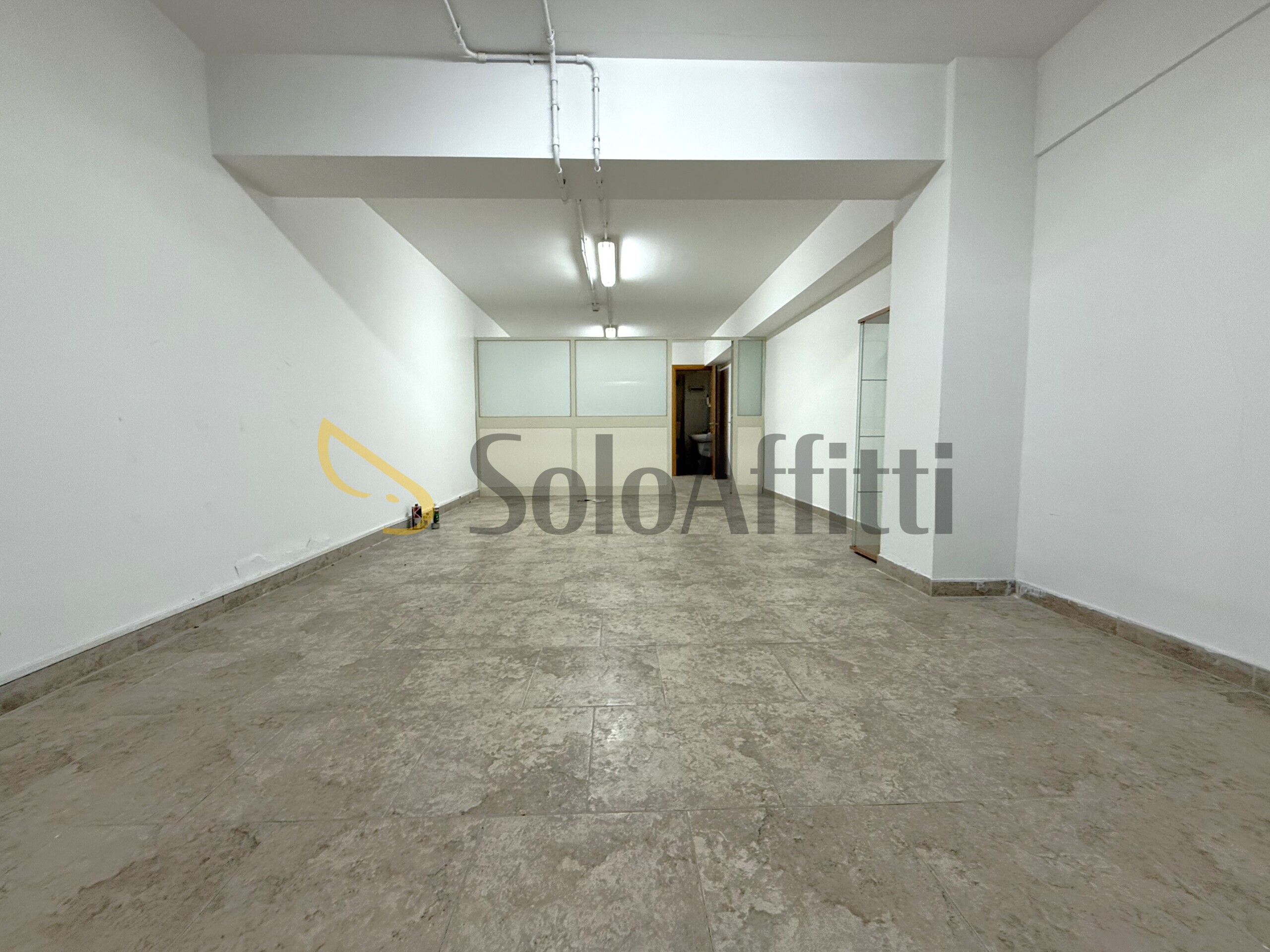 Locale commerciale in affitto in viale lucrezia della valle 19, Catanzaro