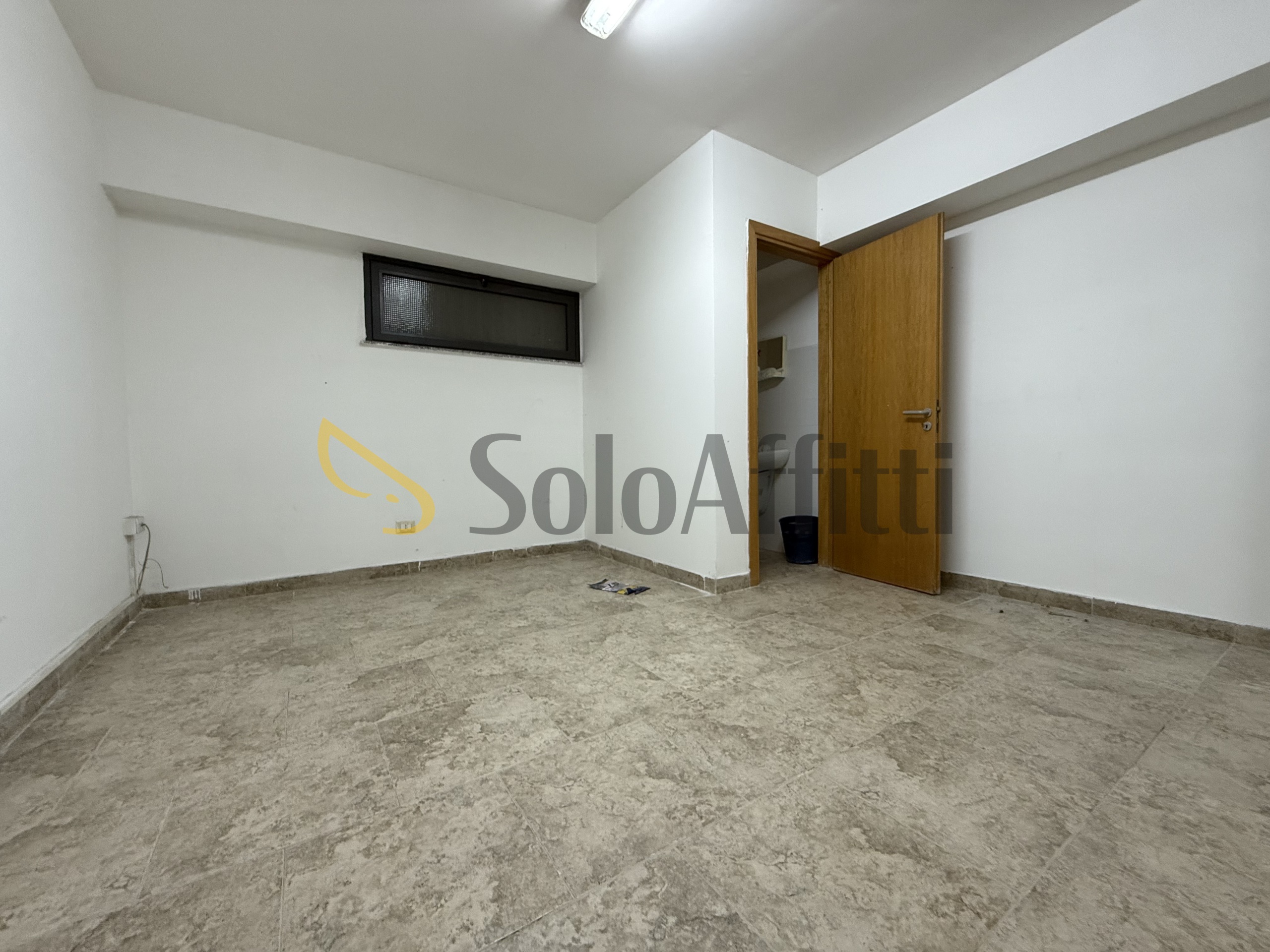 Locale commerciale in affitto in viale lucrezia della valle 19, Catanzaro