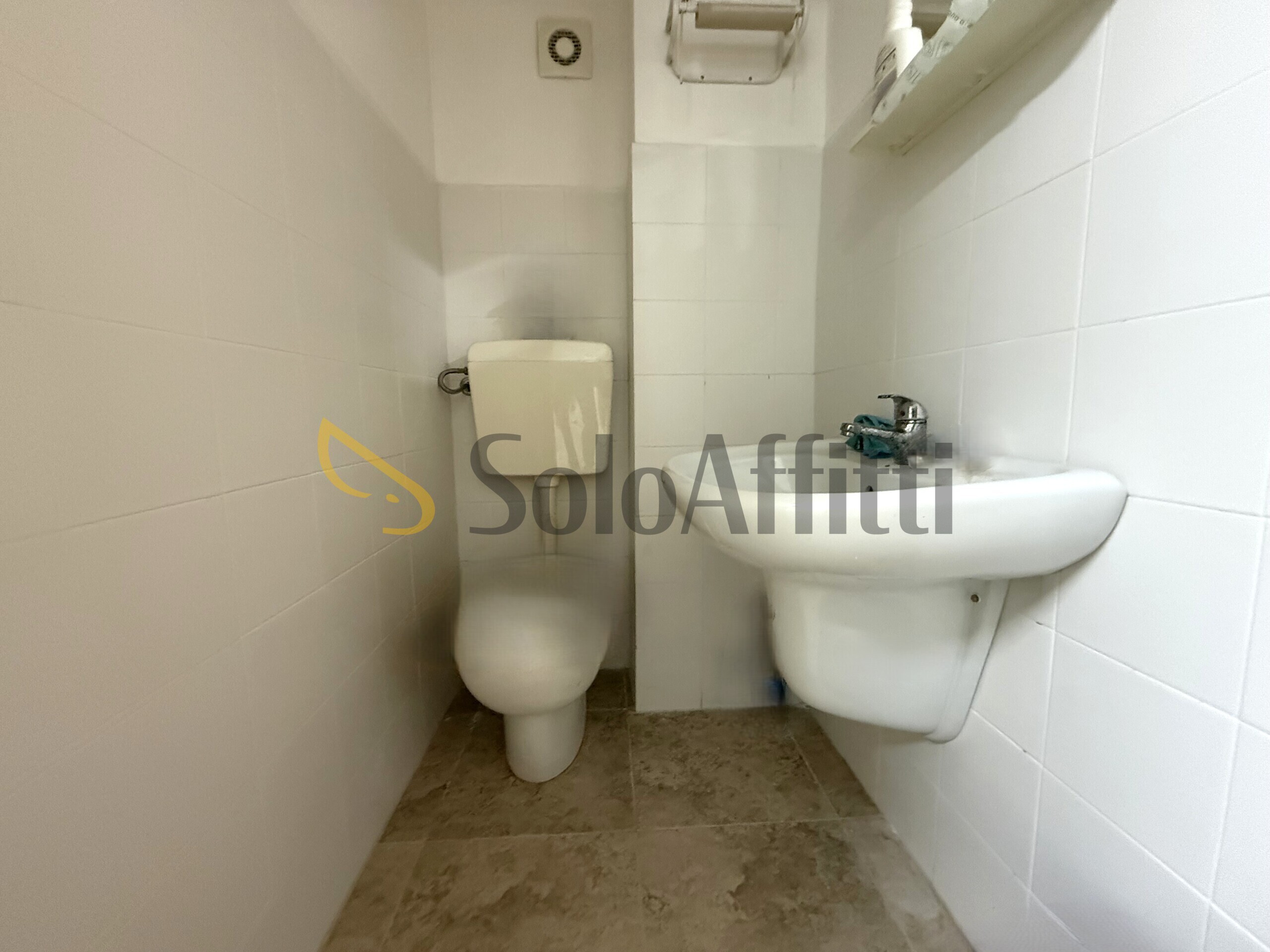 Locale commerciale in affitto in viale lucrezia della valle 19, Catanzaro