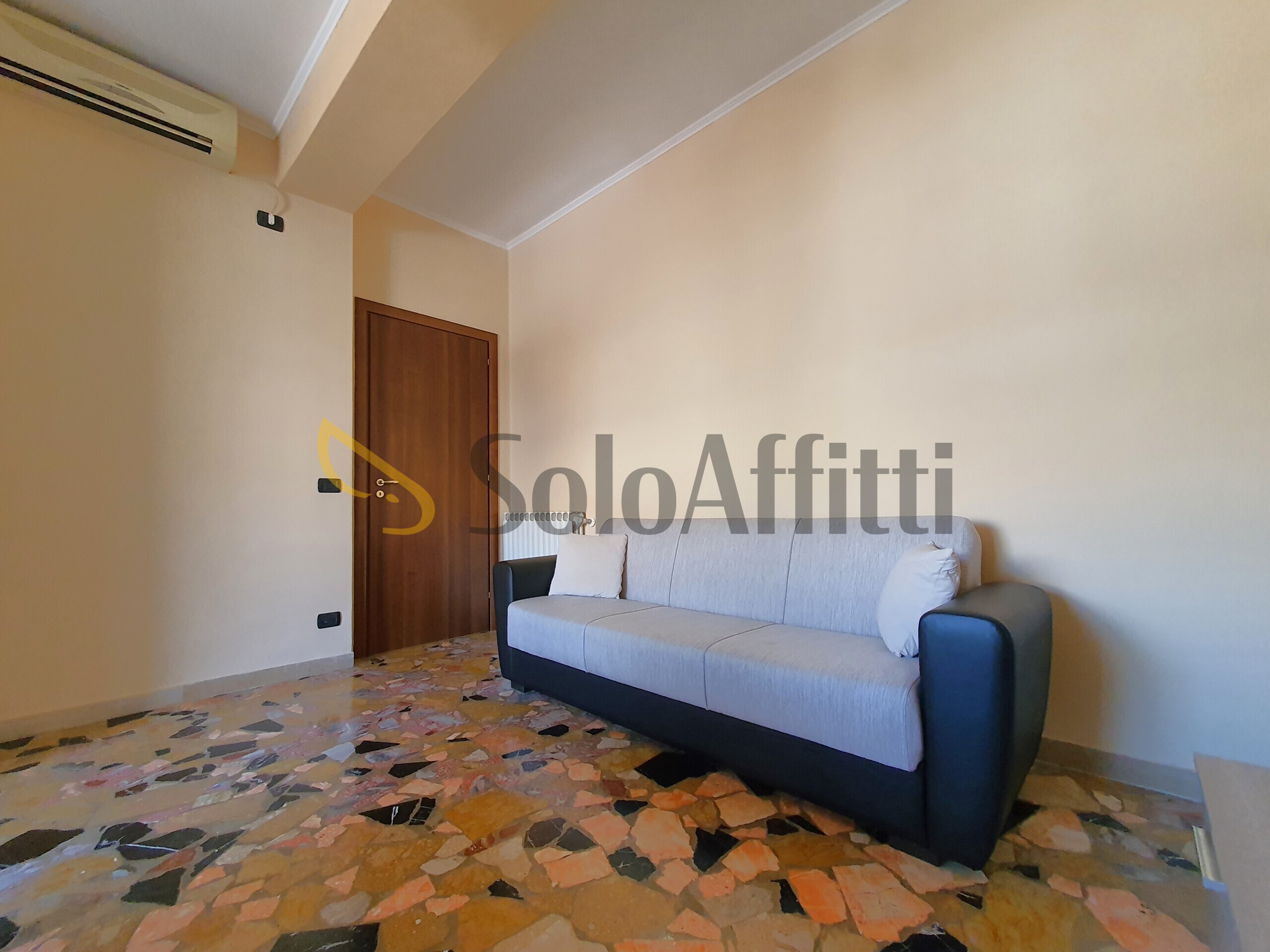 Trilocale in affitto in via marincola politi 19, Catanzaro