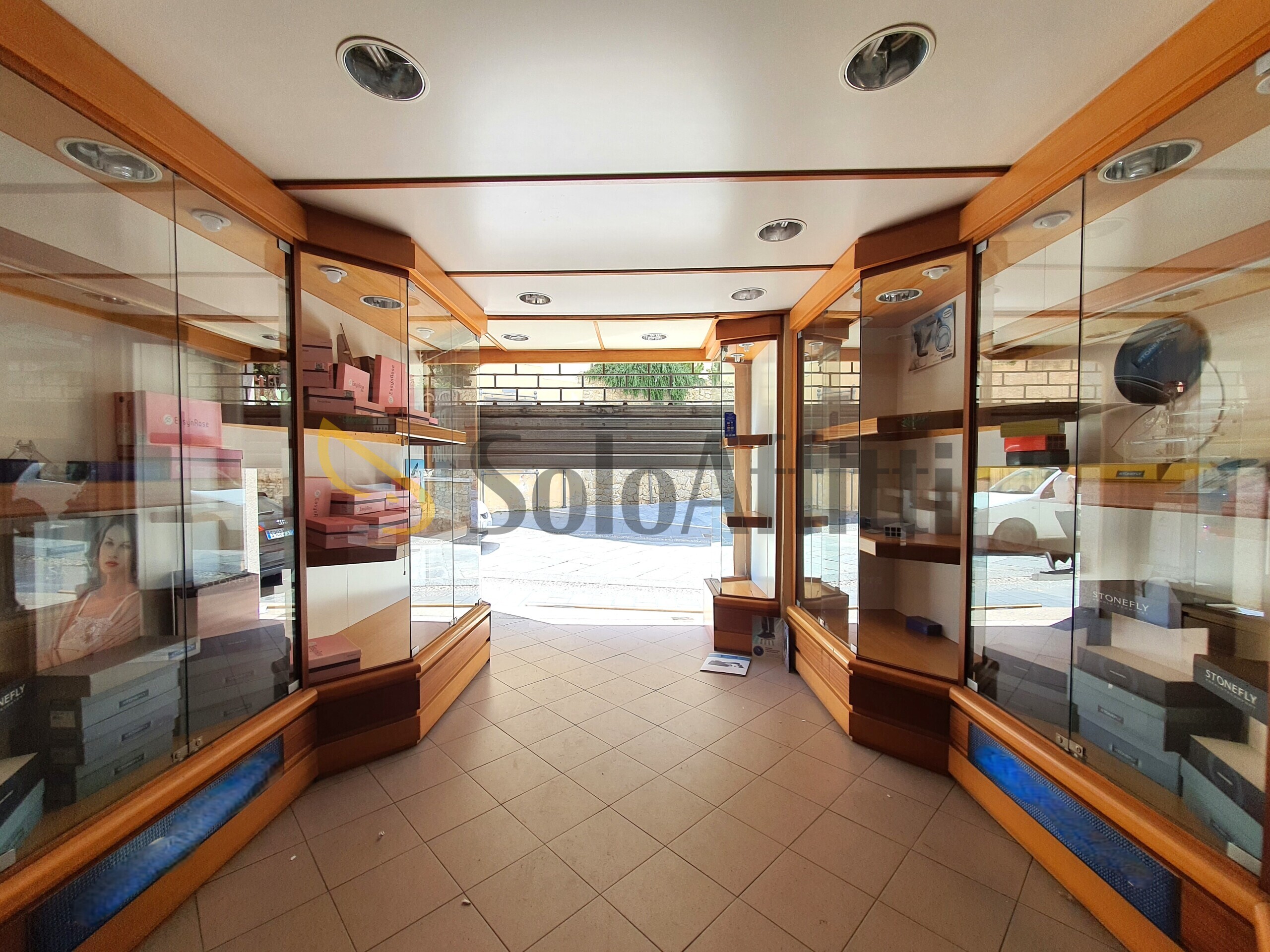 Locale commerciale in affitto in corso giuseppe mazzini 8, Catanzaro