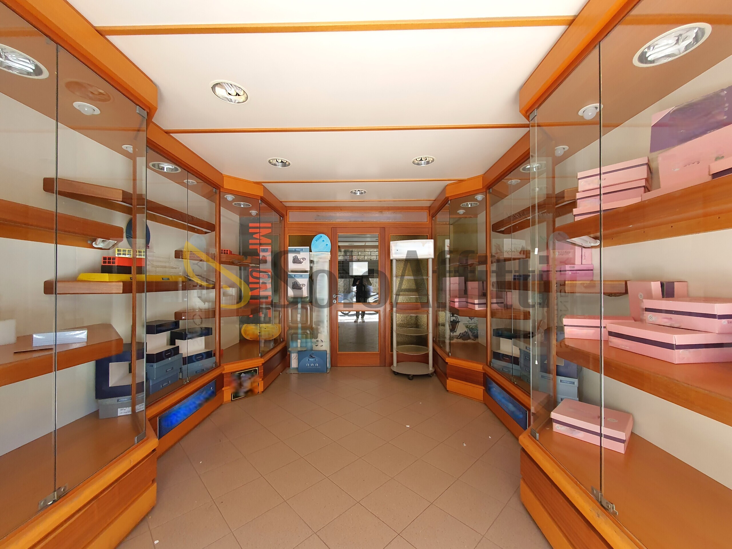 Locale commerciale in affitto in corso giuseppe mazzini 8, Catanzaro