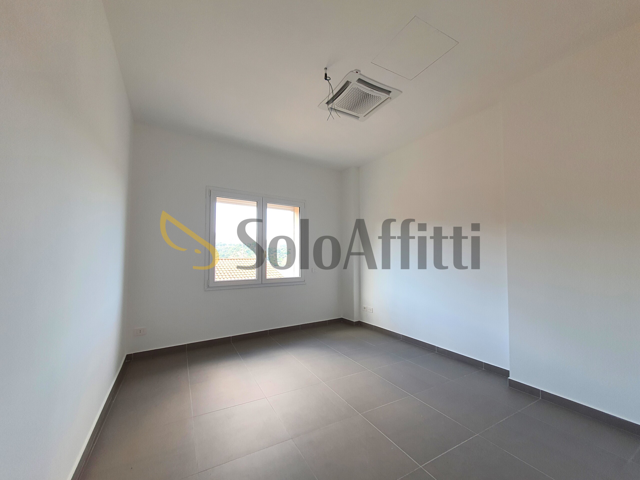 Ufficio ristrutturato, Catanzaro centro