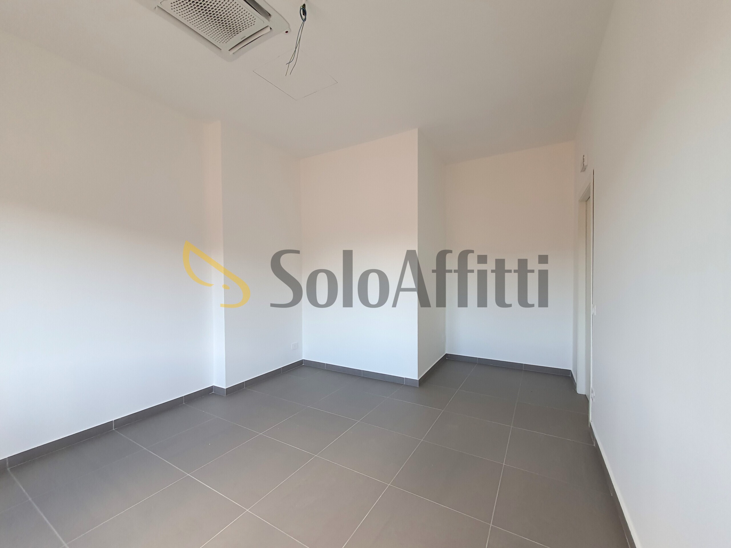 Ufficio ristrutturato, Catanzaro centro