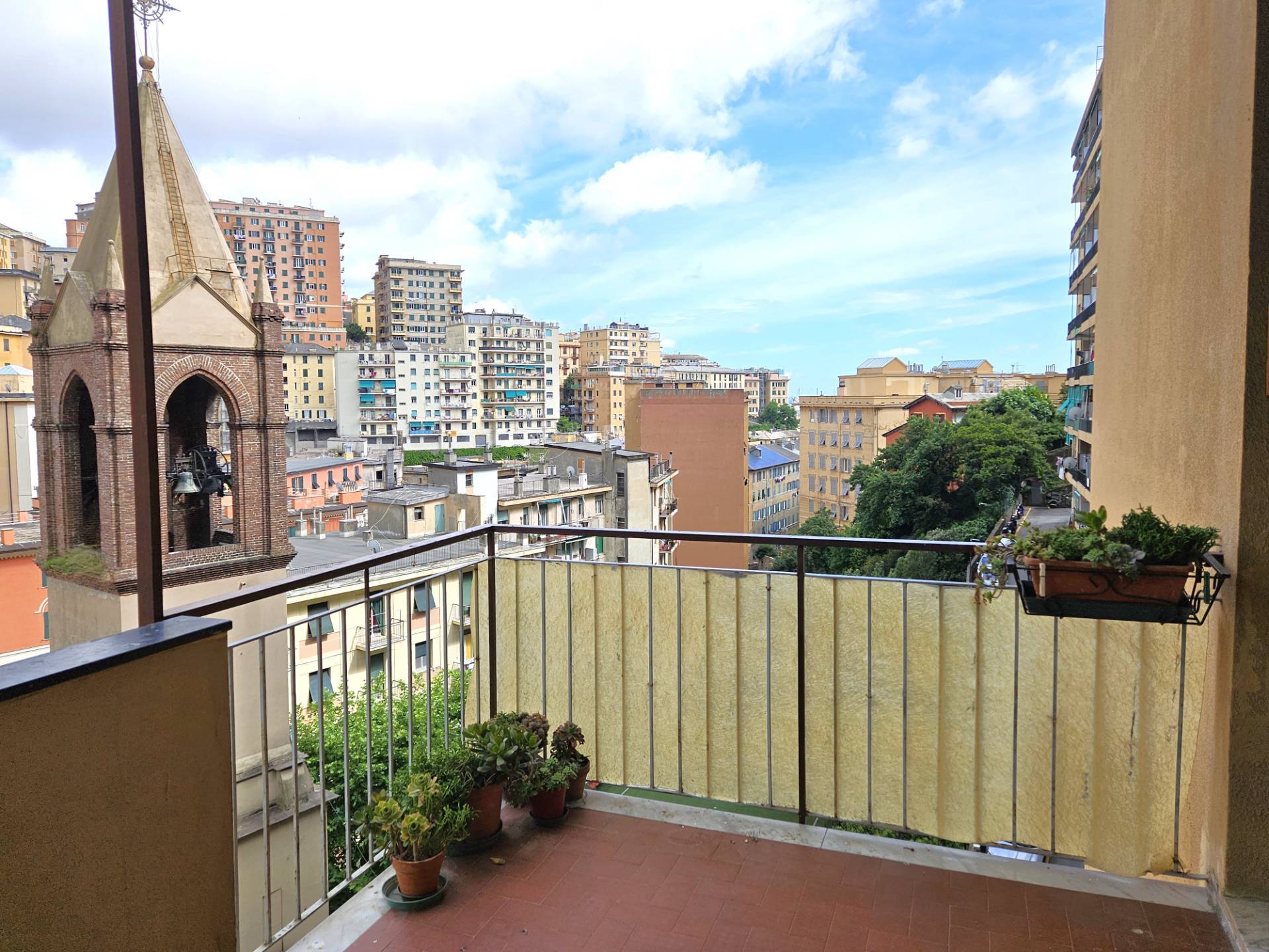 Appartamento con terrazzo, Genova principe