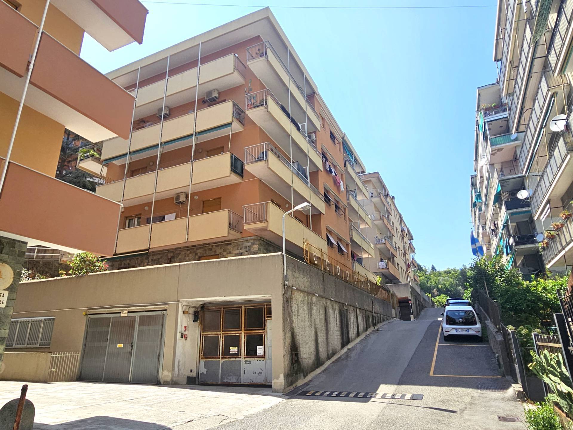 Box o garage in vendita a Genova, Granarolo