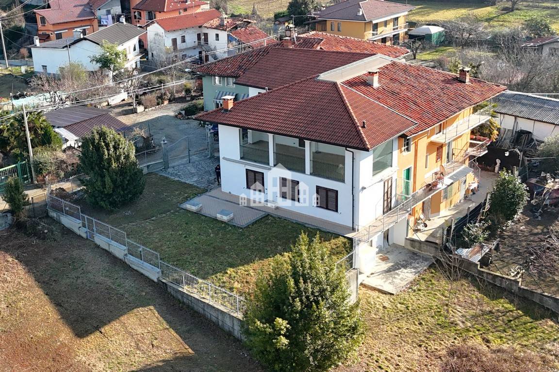 Casa indipendente con terrazzo a Cuorgn