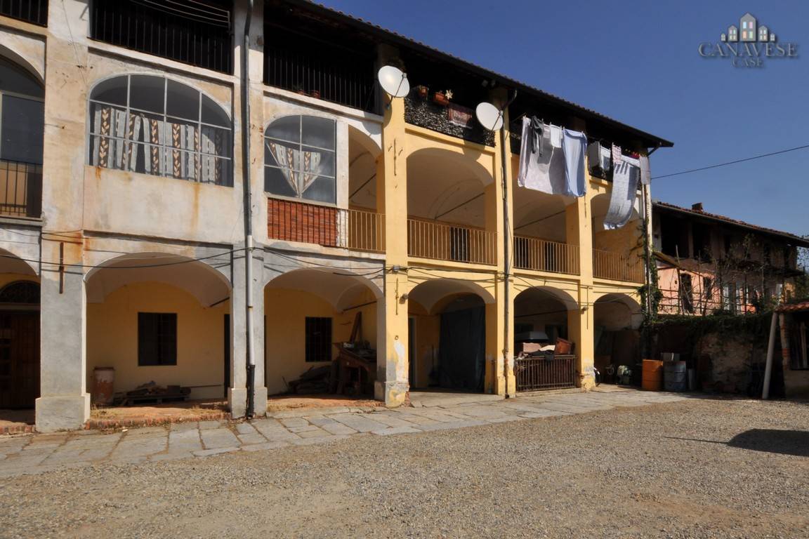 Casa indipendente con terrazzo, Castellamonte spineto