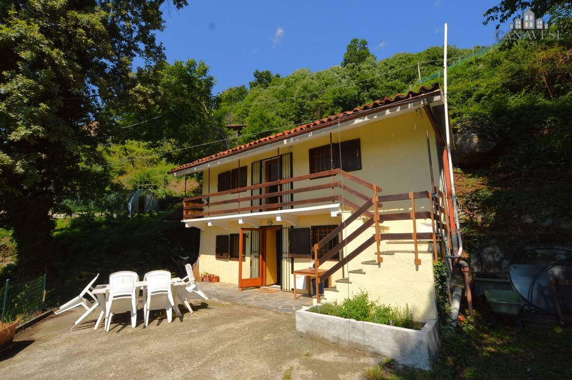 Casa indipendente in vendita, Val di Chy lugnacco
