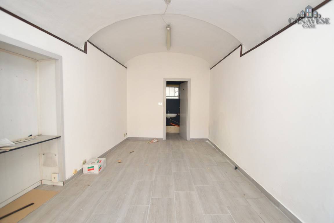 Locale commerciale in vendita a Ozegna