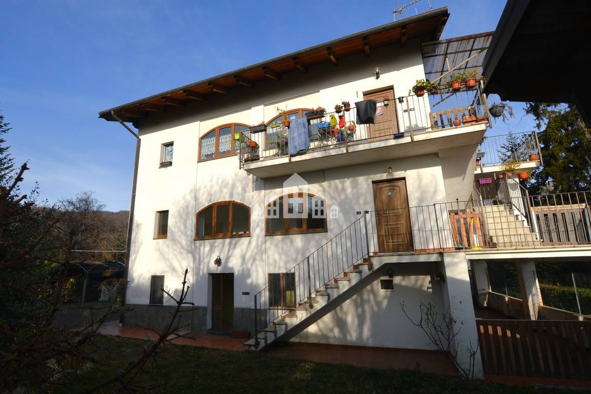 Villa con terrazzo, Val di Chy alice superiore