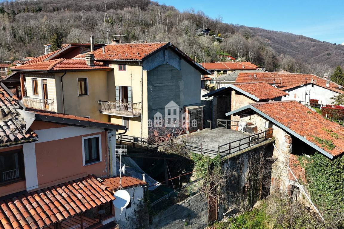 Casa indipendente con terrazzo, Castelnuovo Nigra villa castelnuovo