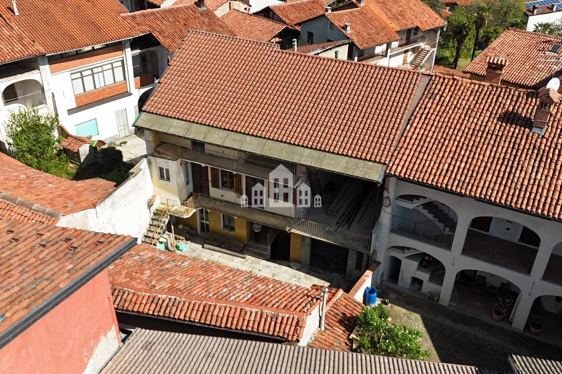 Casa indipendente con terrazzo a San Martino Canavese